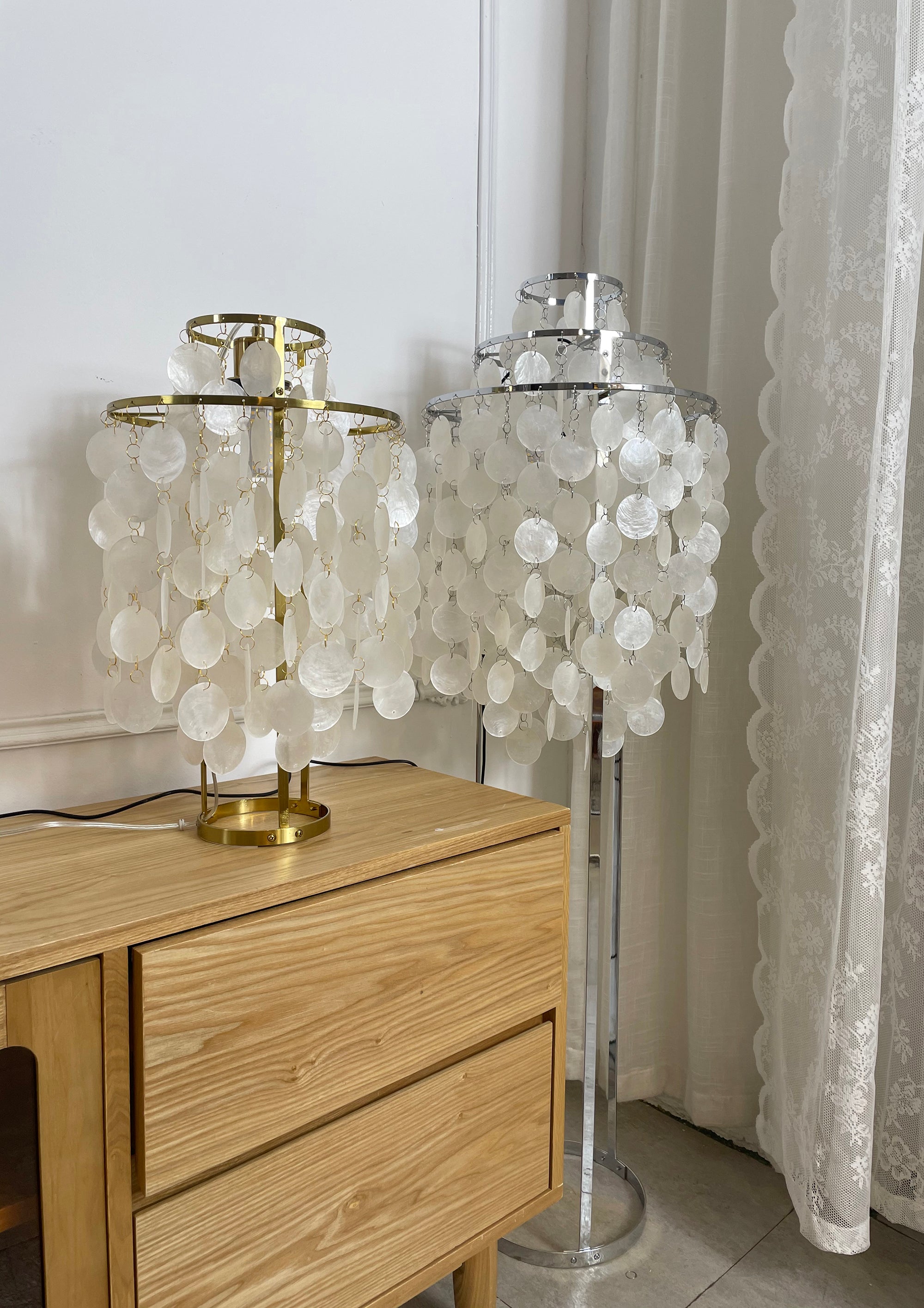 Elegant Natural Mother of Pearl Tiered Shell Floor Lamp Modern Standing Lighting for Home Decor