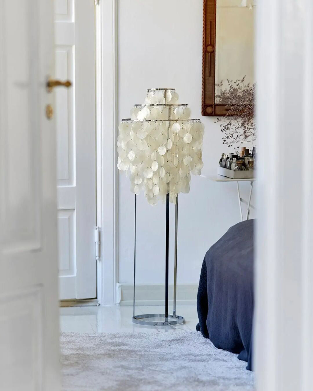 Elegant Natural Mother of Pearl Tiered Shell Floor Lamp Modern Standing Lighting for Home Decor