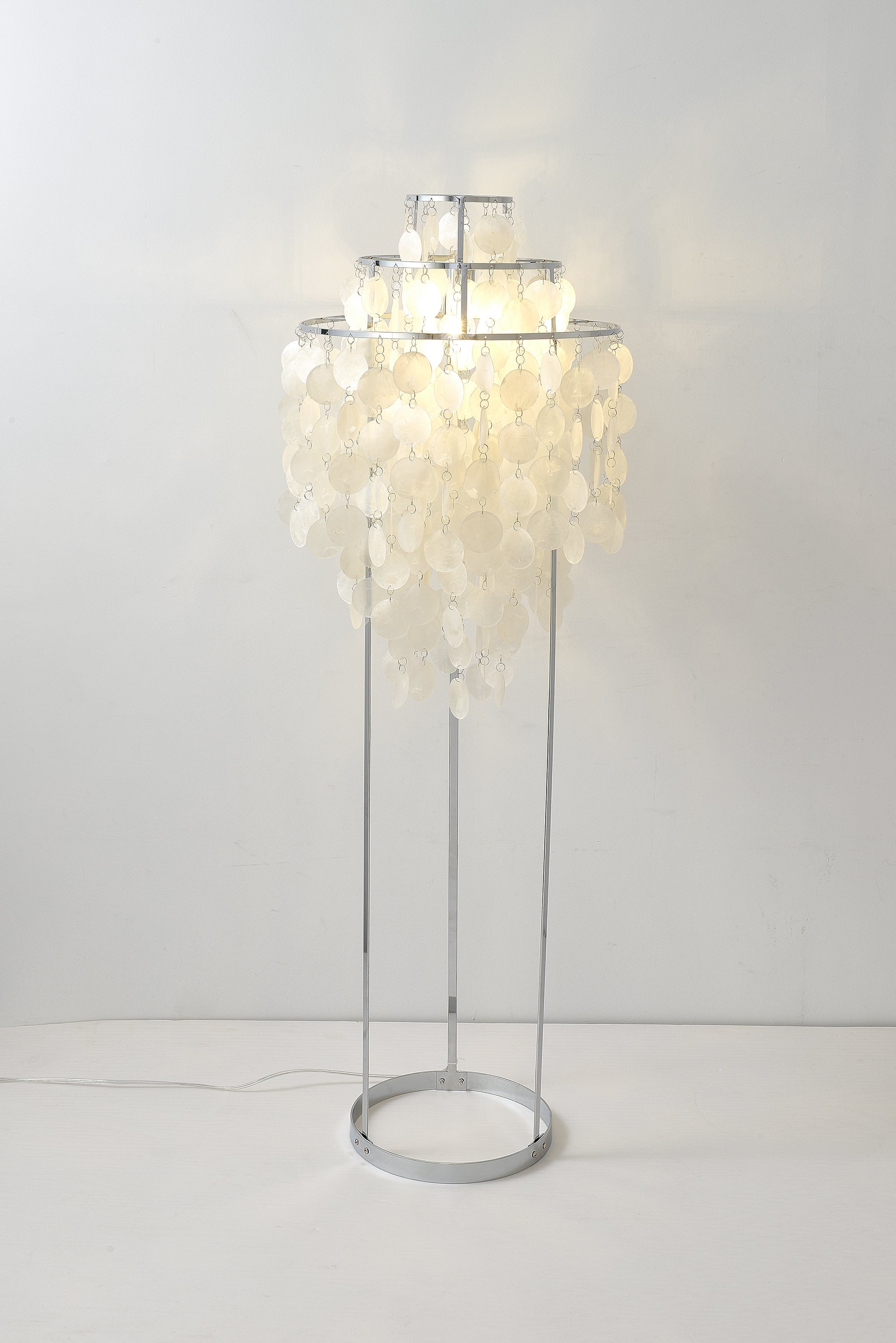 Elegant Natural Mother of Pearl Tiered Shell Floor Lamp Modern Standing Lighting for Home Decor