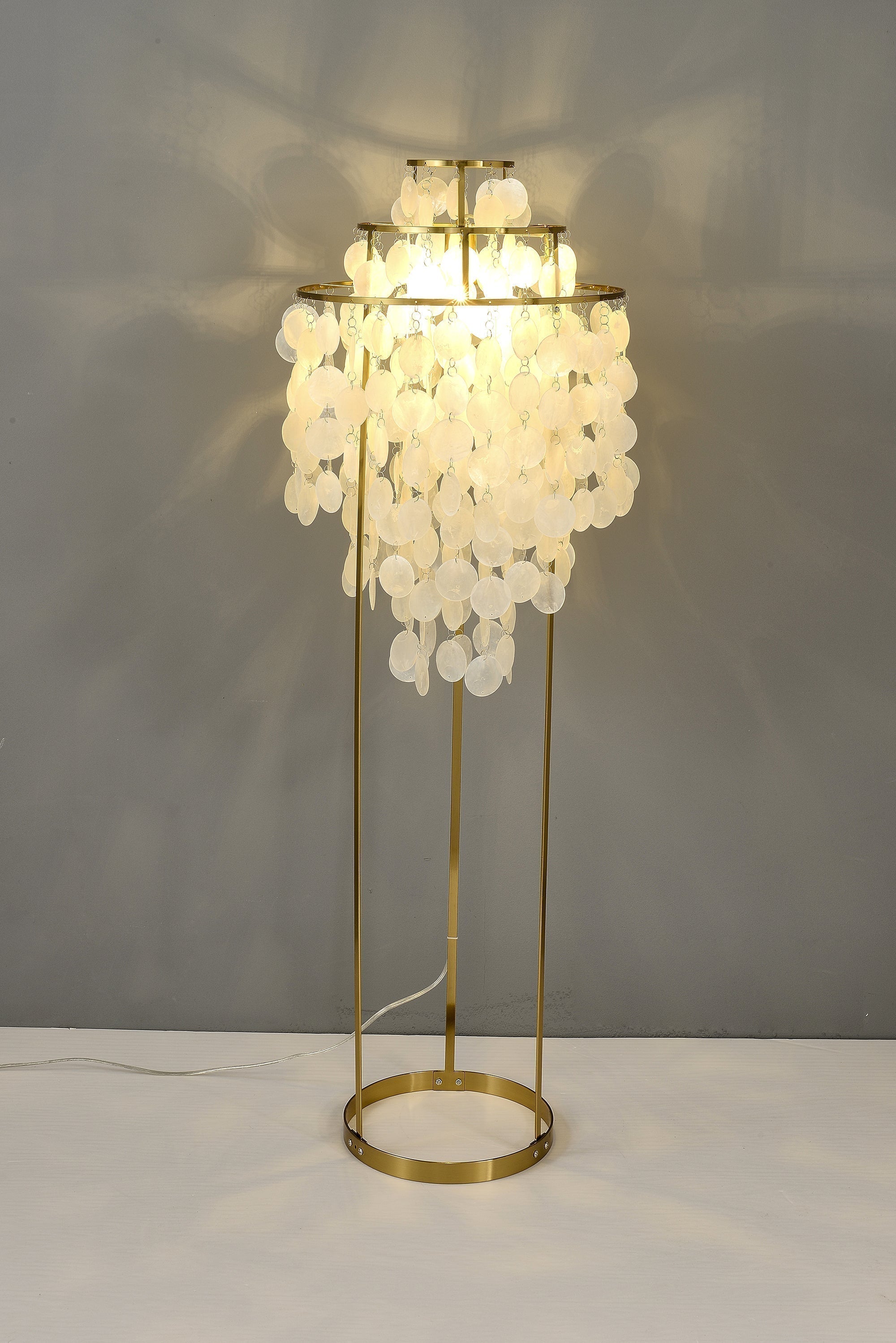 Elegant Natural Mother of Pearl Tiered Shell Floor Lamp Modern Standing Lighting for Home Decor