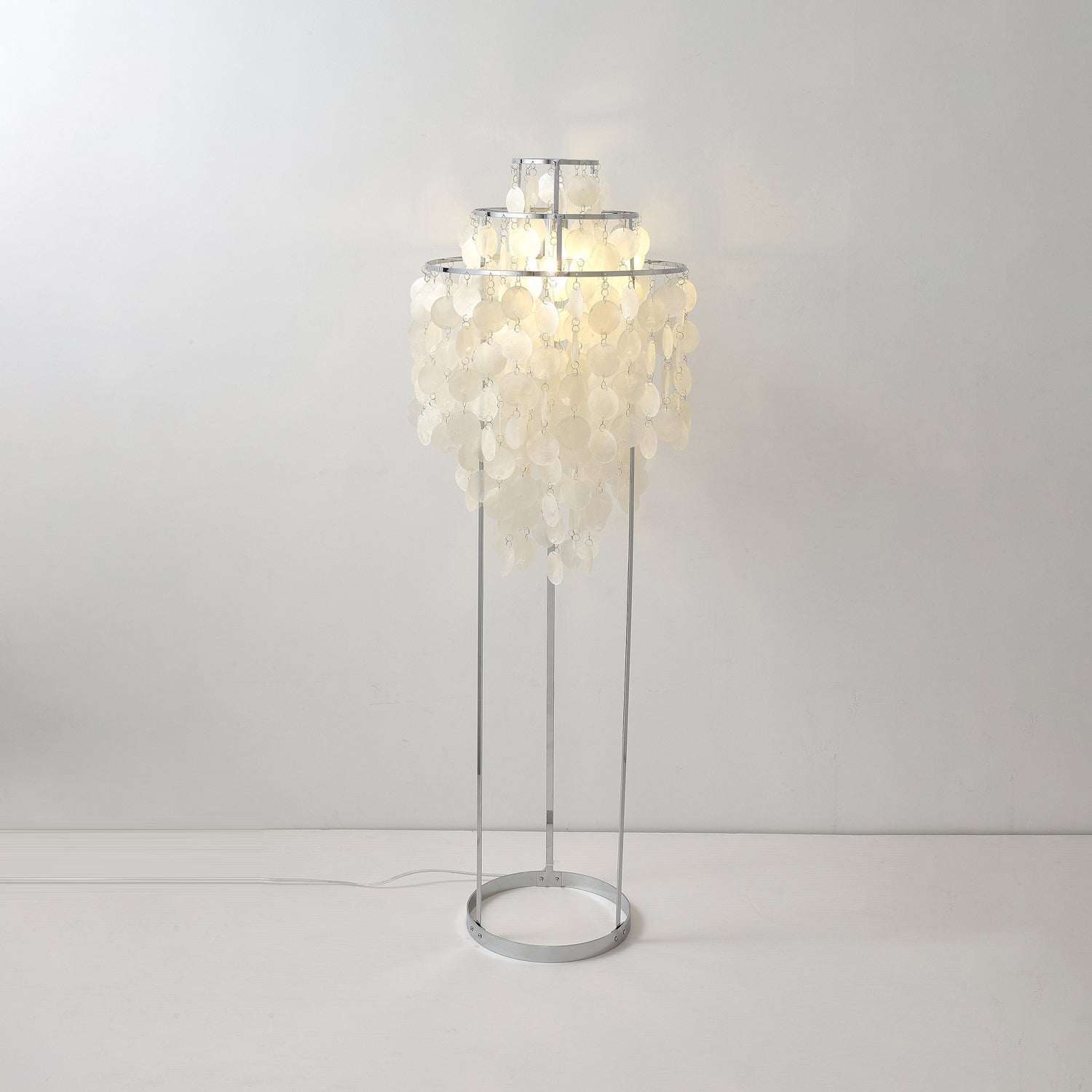 Elegant Natural Mother of Pearl Tiered Shell Floor Lamp Modern Standing Lighting for Home Decor