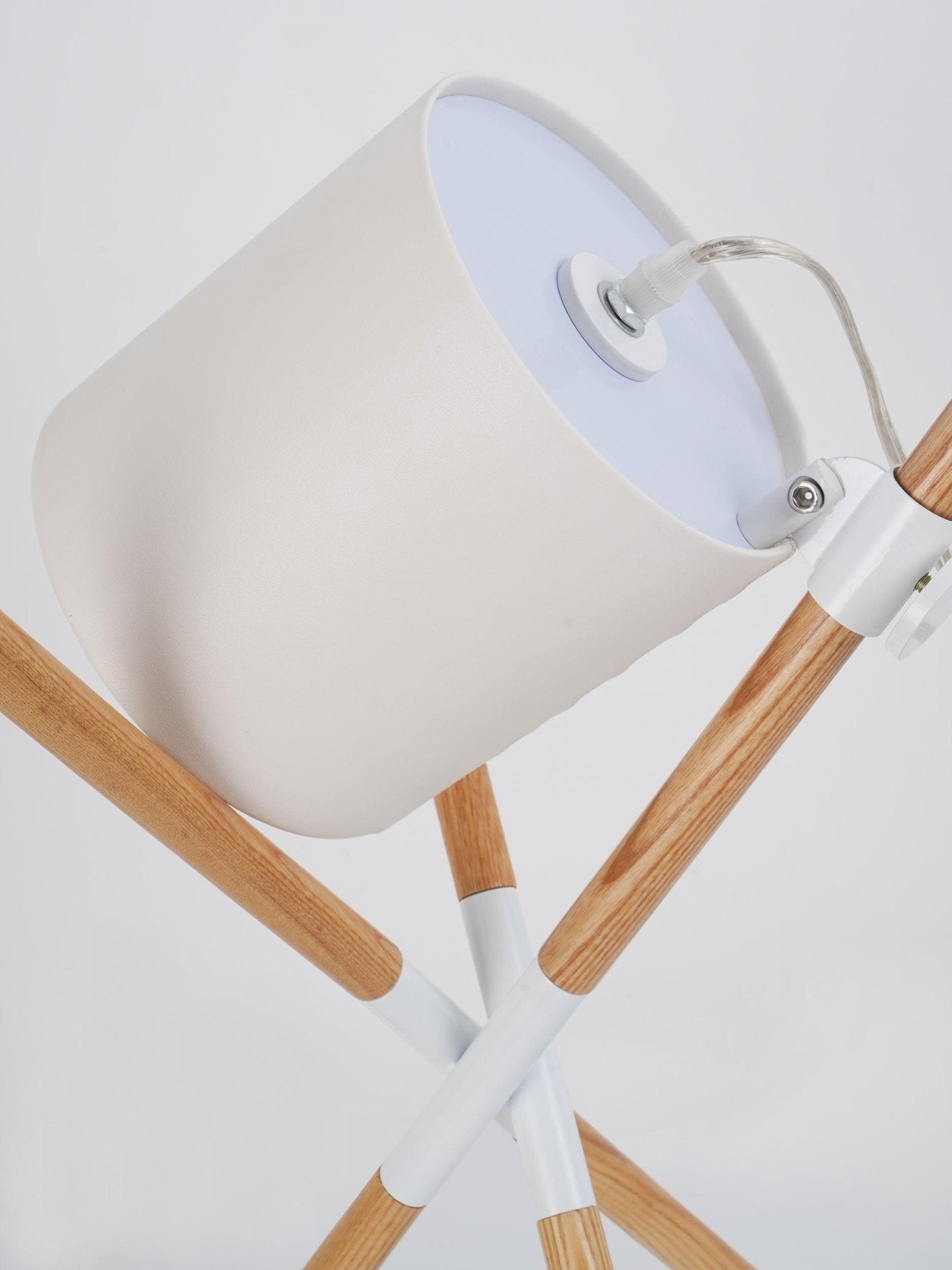 Modern Shift Solid Wood Table Lamp Minimalist Accent Lighting for Bedroom and Office