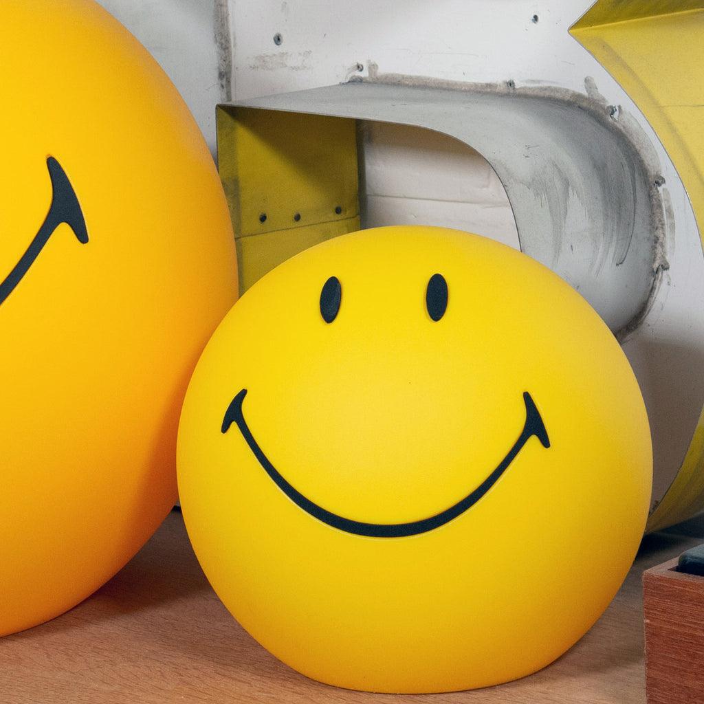 Modern Smiling Face Rechargeable LED Table Lamp for Bedside and Kids Bedroom Decor