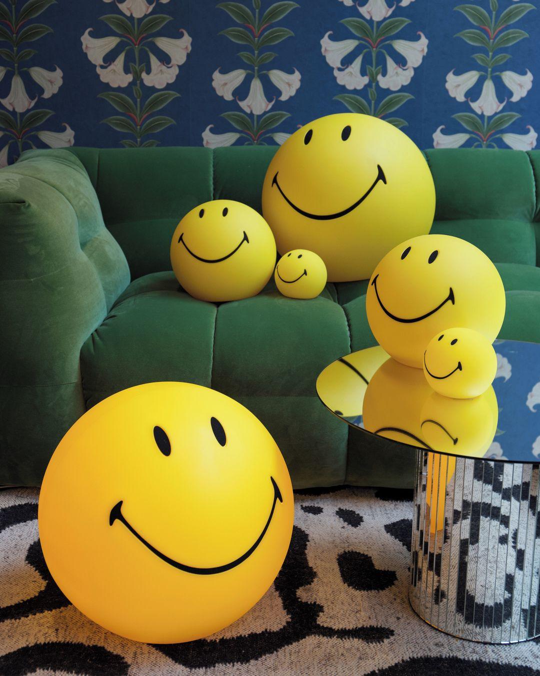 Modern Smiling Face Rechargeable LED Table Lamp for Bedside and Kids Bedroom Decor