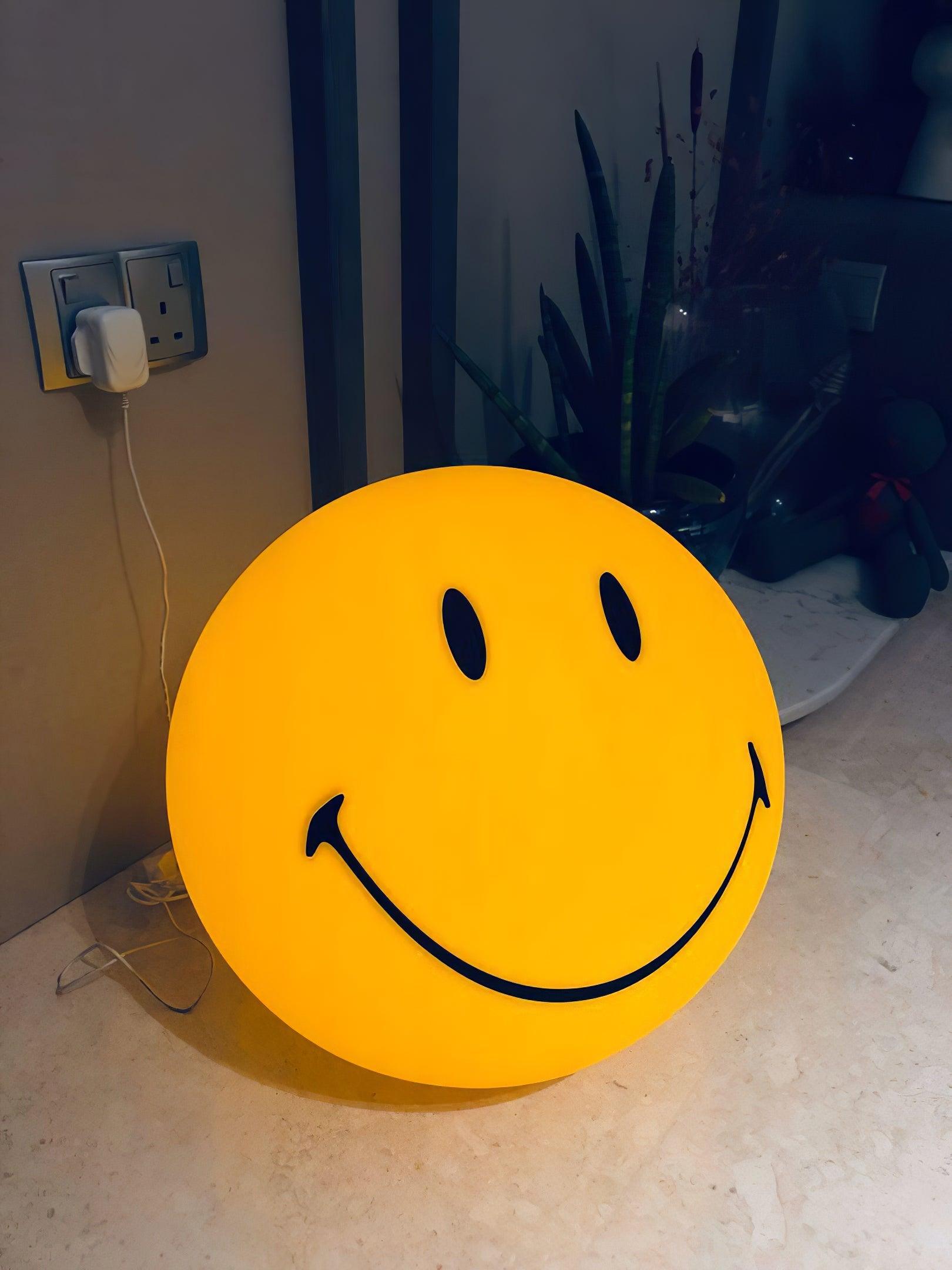 Modern Smiling Face Rechargeable LED Table Lamp for Bedside and Kids Bedroom Decor