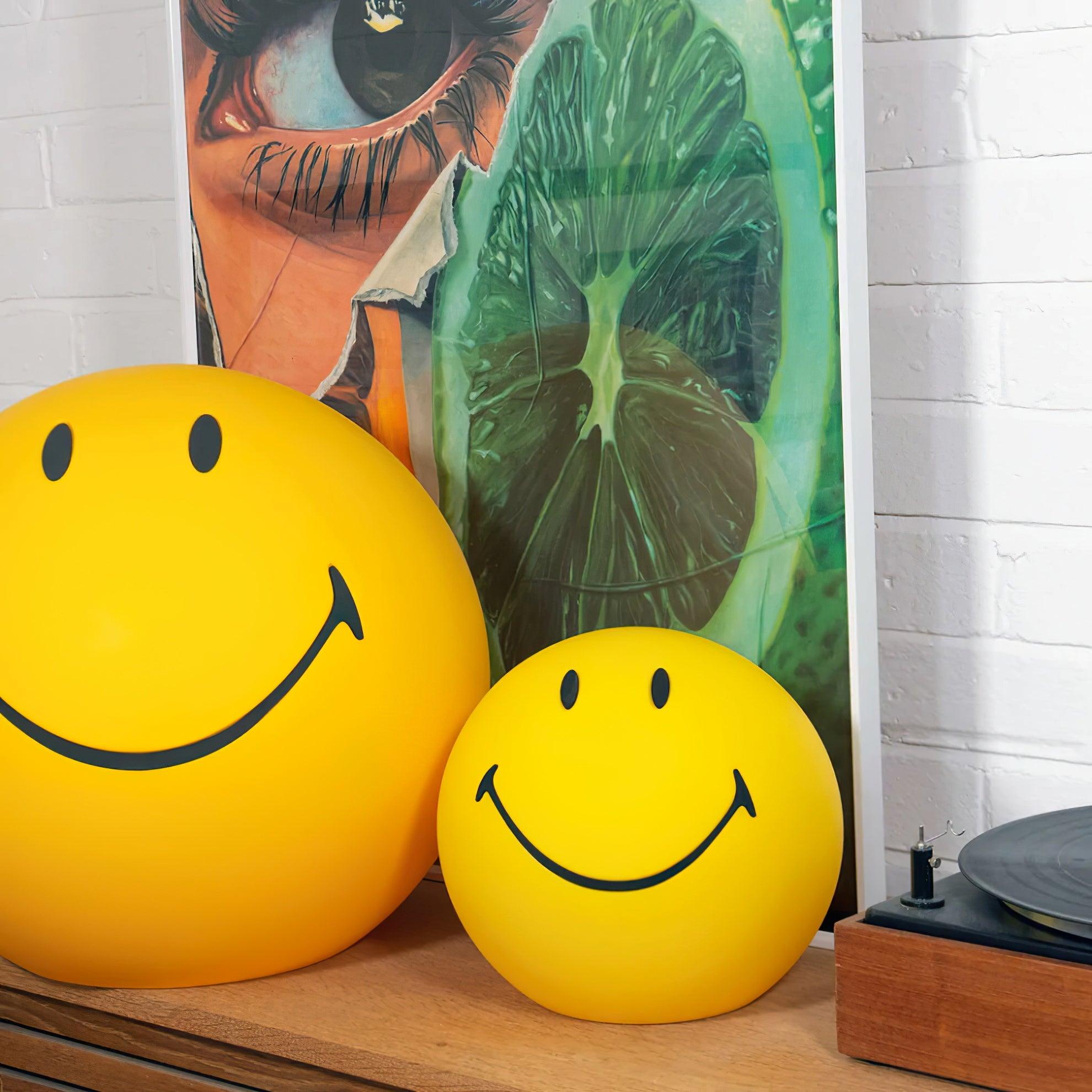 Modern Smiling Face Rechargeable LED Table Lamp for Bedside and Kids Bedroom Decor