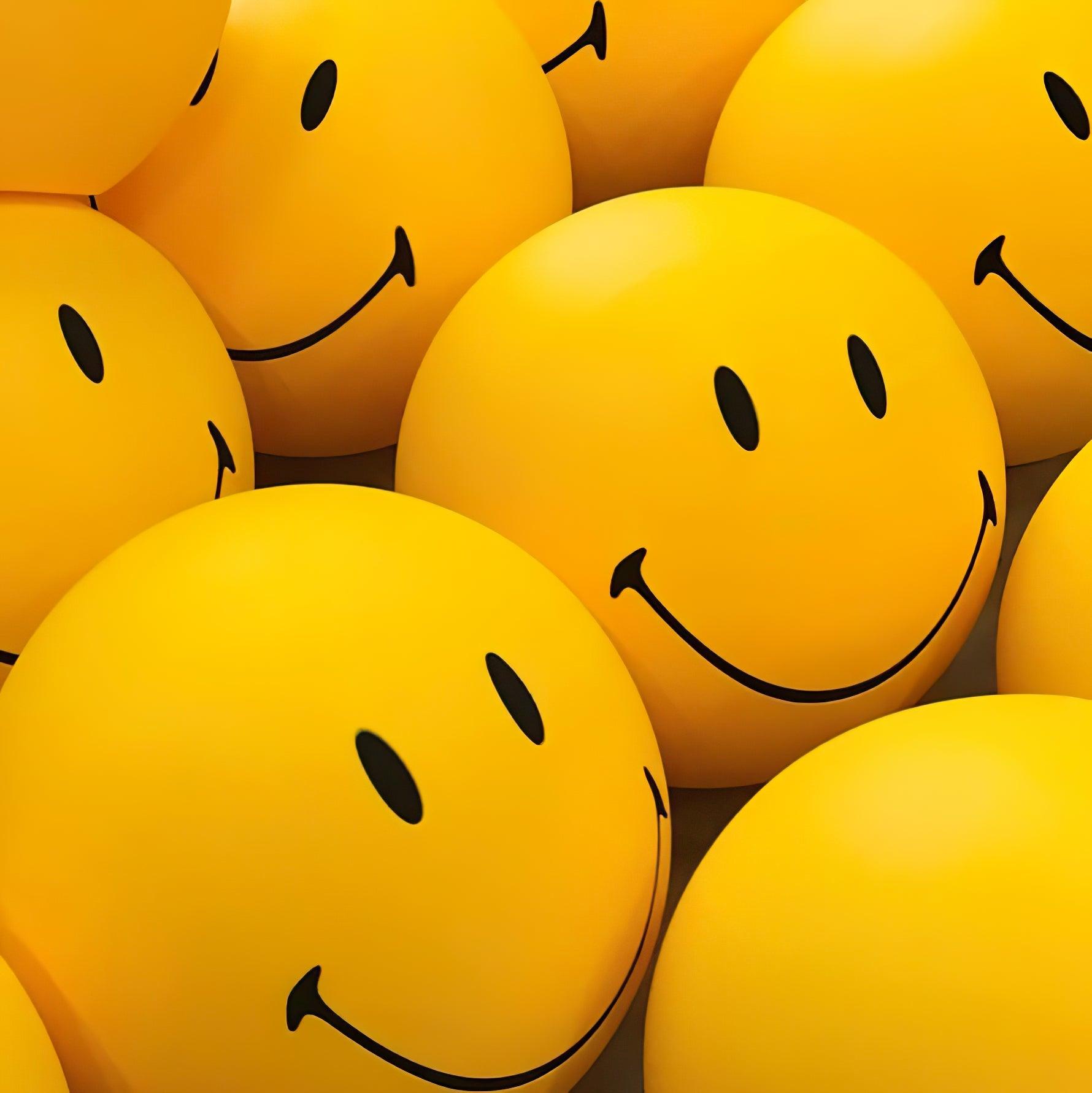Modern Smiling Face Rechargeable LED Table Lamp for Bedside and Kids Bedroom Decor