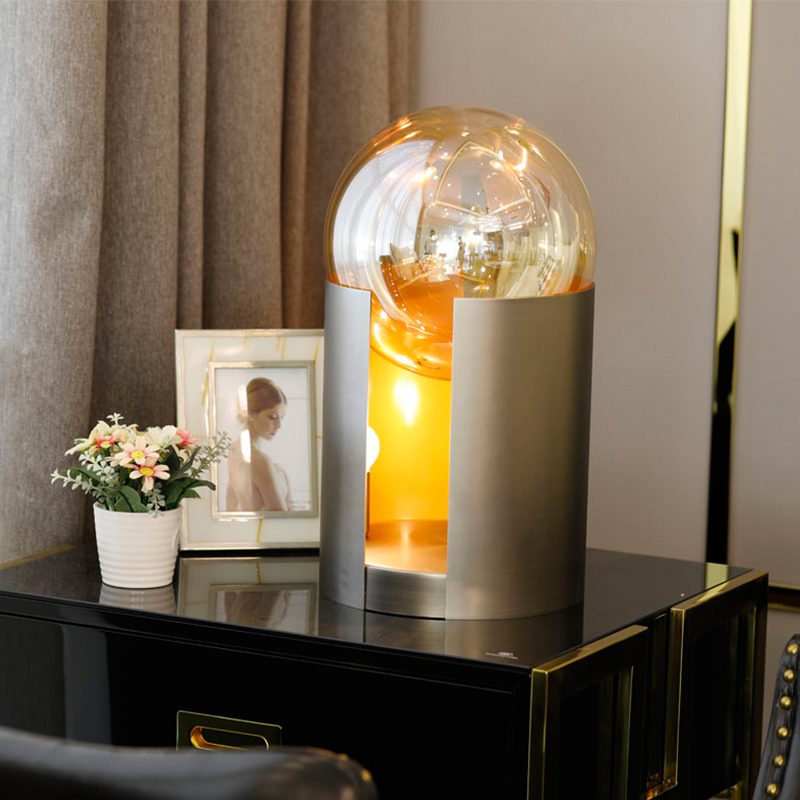 modern-amber-blown-glass-table-lamp-with-black-metal-base-and-e14-light-source