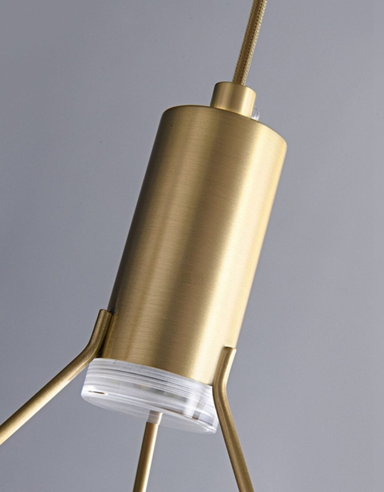 elegant-diamond-crystal-pendant-light-brass-finish-modern-led-chandelier-for-luxury-interior-spaces