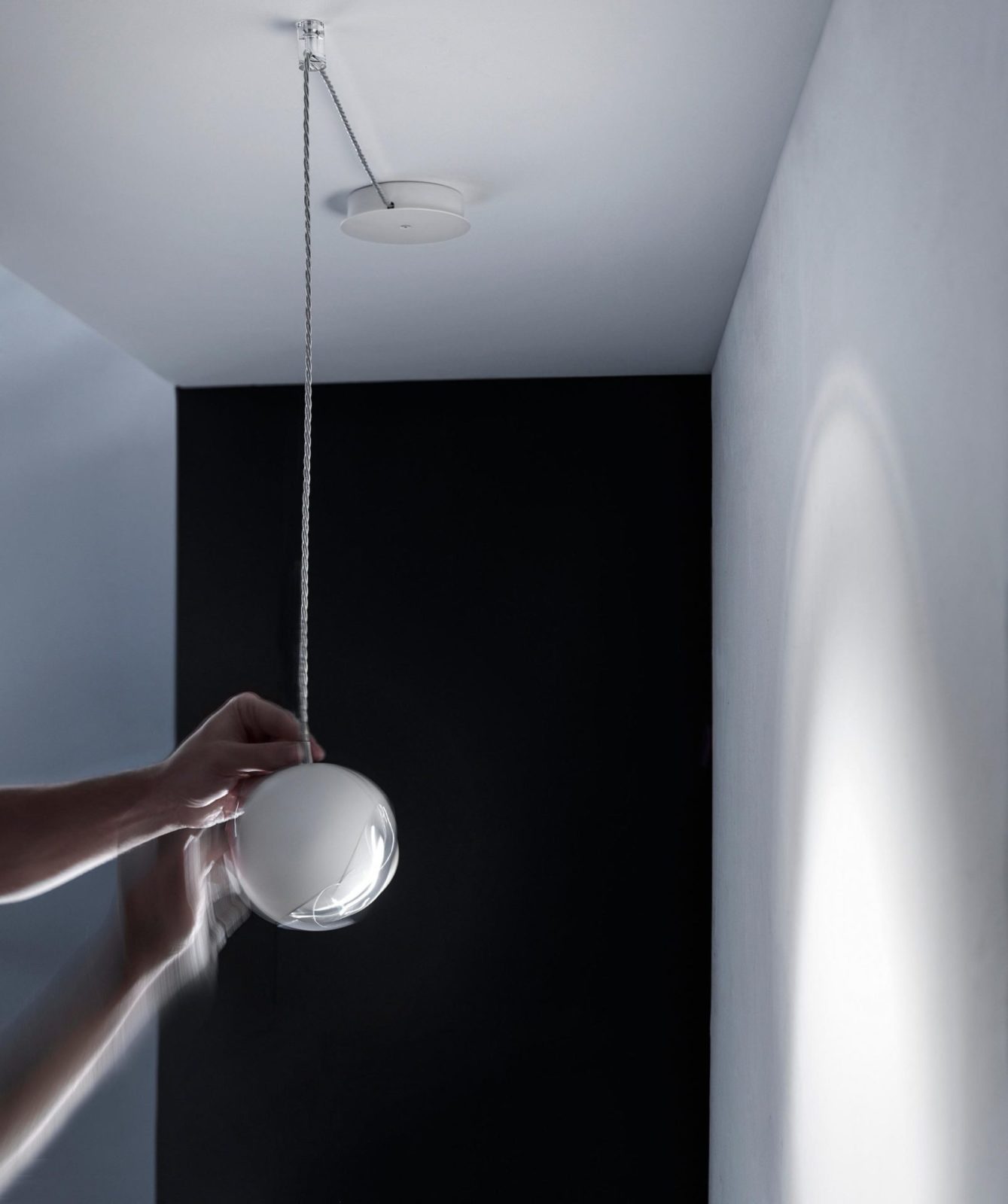 modern-spider-led-pendant-light-minimalist-adjustable-suspension-lamp-for-living-room