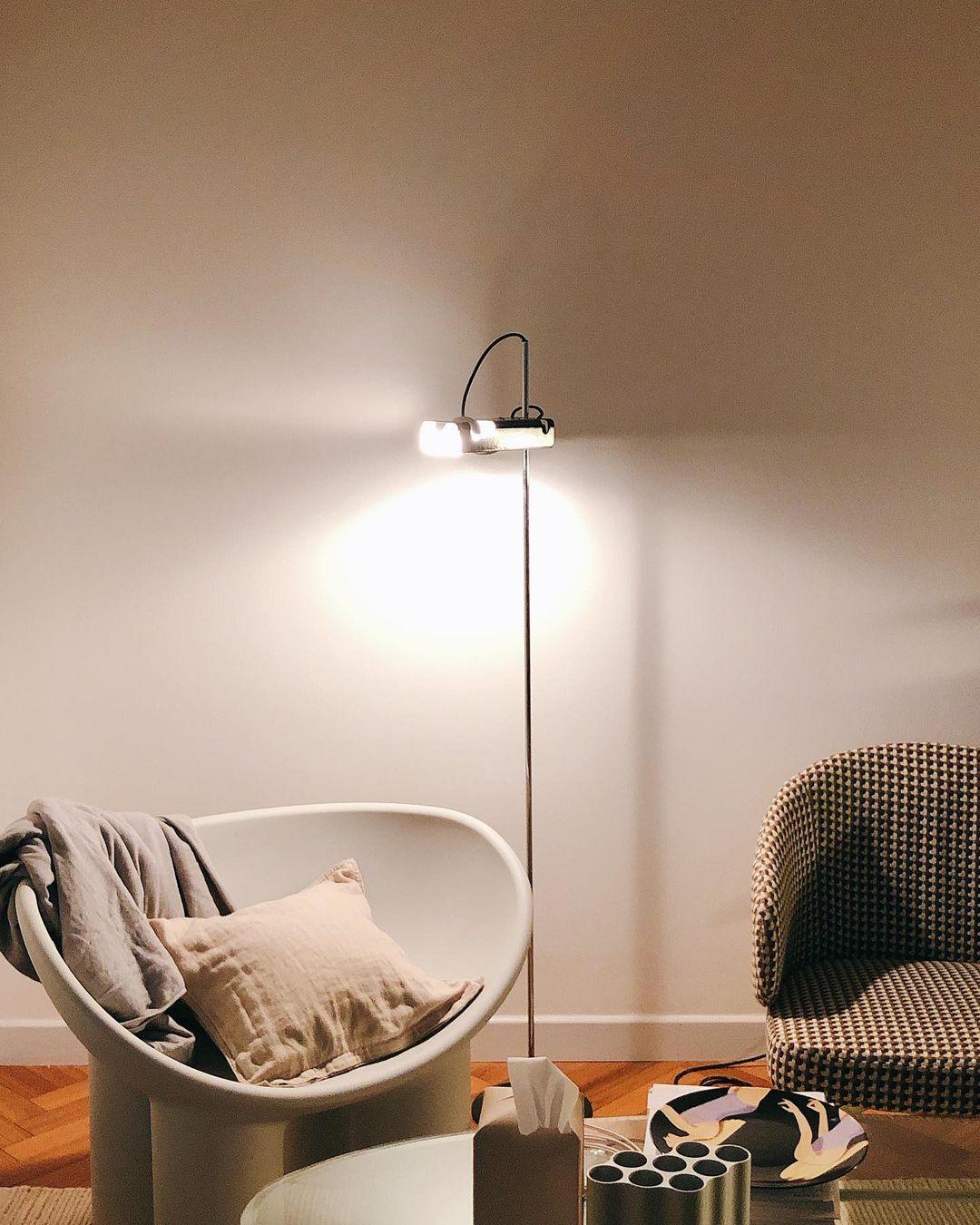 Modern Adjustable Spider Floor Lamp with Metal Reflector for Minimalist Interiors