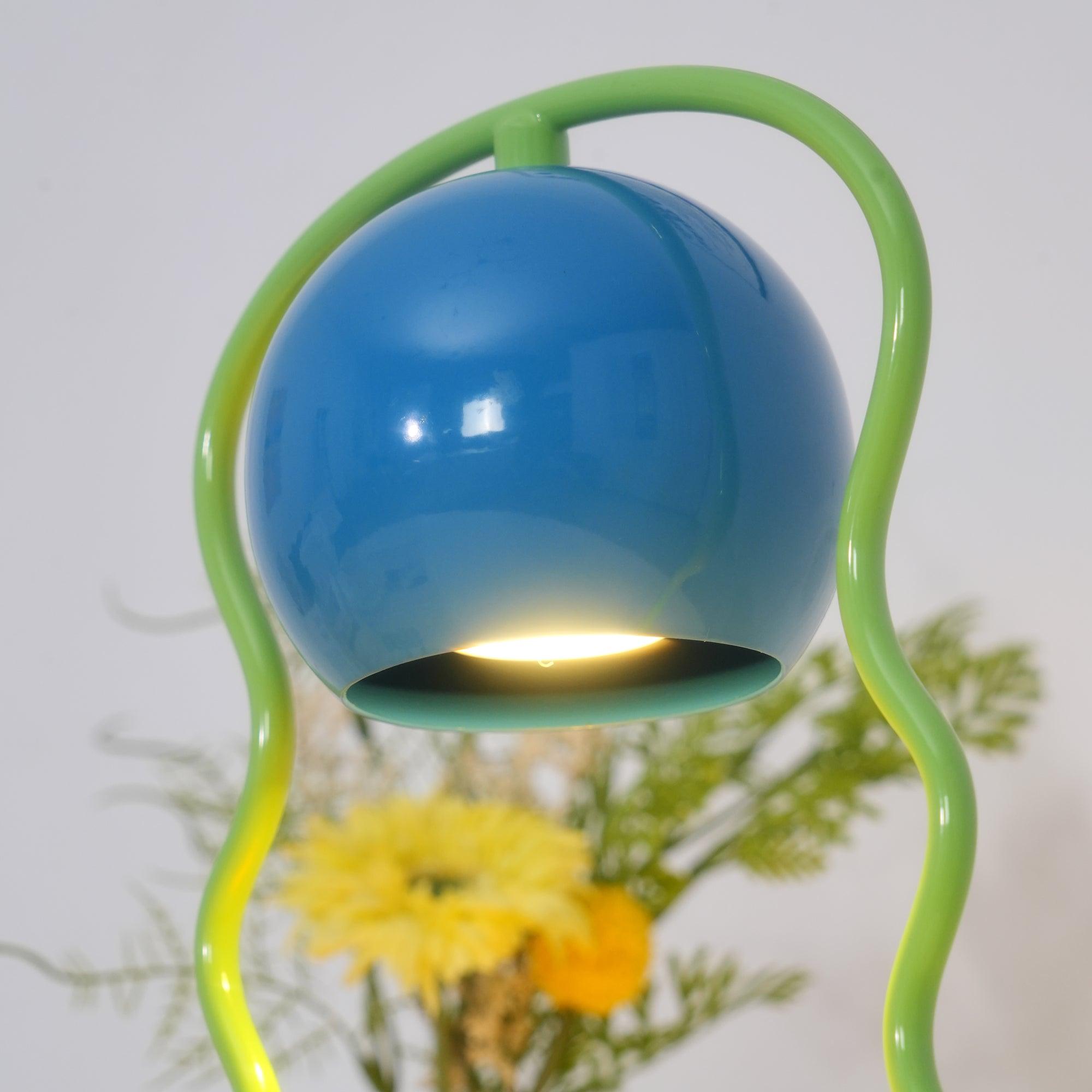 Modern Squiggle Spiral Table Lamp Decorative Metal Bedside Lighting for Bedroom