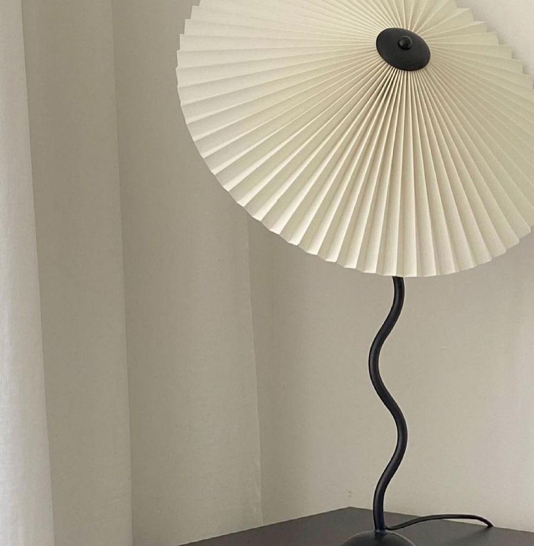 Modern Pleated Fabric Table Lamp with Nordic Wavy Metal Stem for Bedroom Living Room