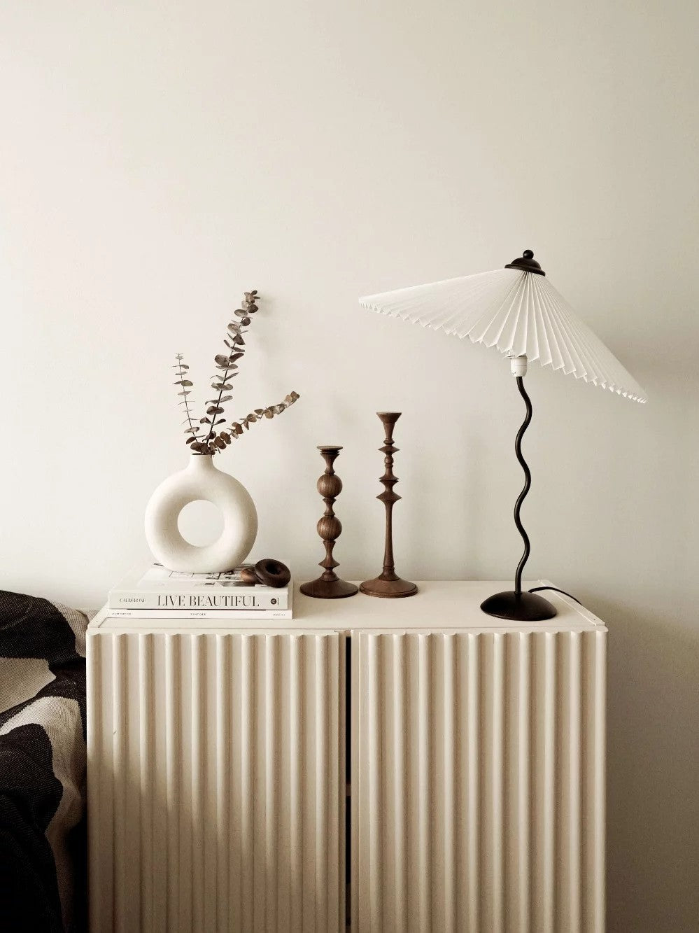 Modern Pleated Fabric Table Lamp with Nordic Wavy Metal Stem for Bedroom Living Room