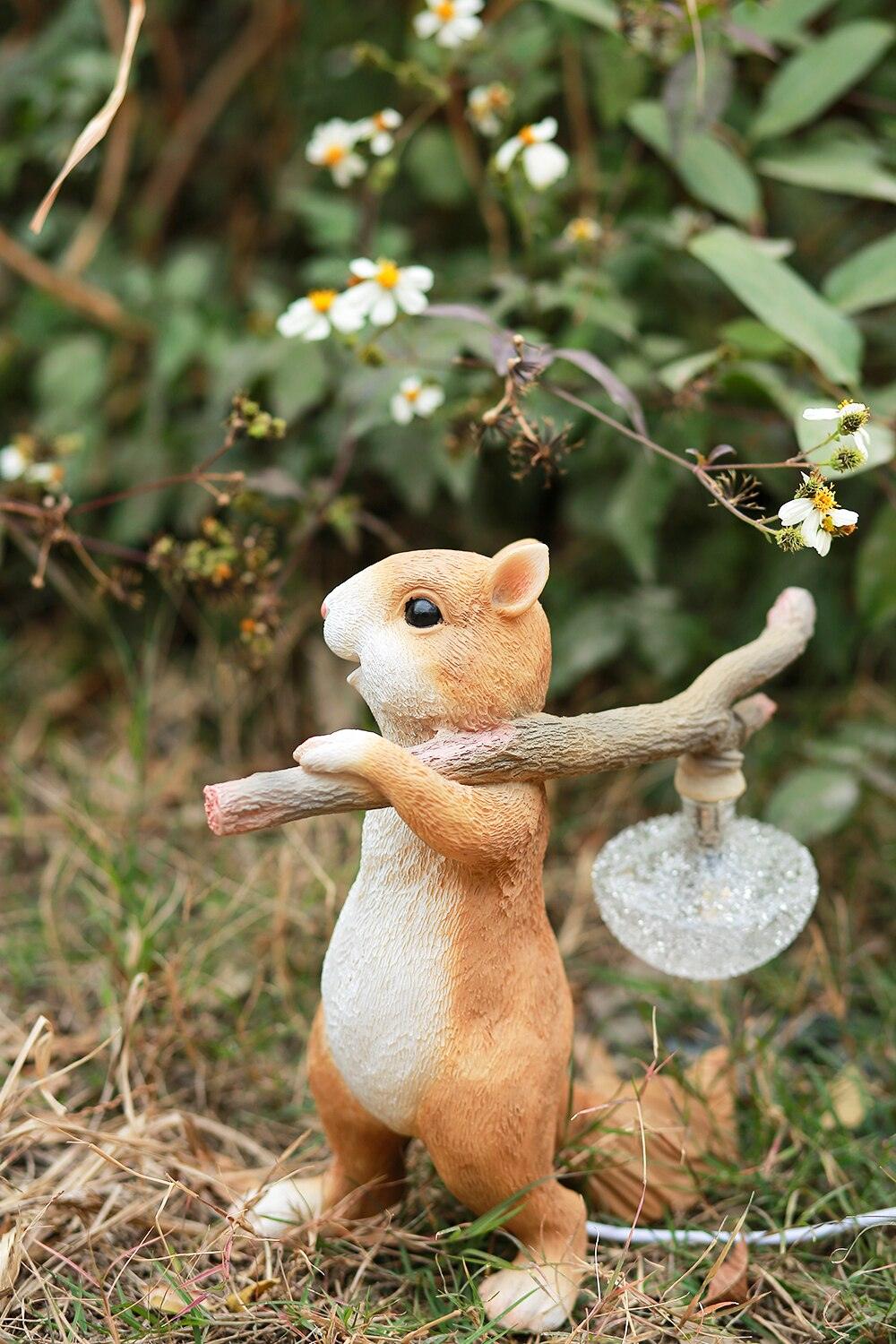 Squirrel Shaped Portable Resin Table Lamp Unique Animal Design Night Light for Modern Home Decor