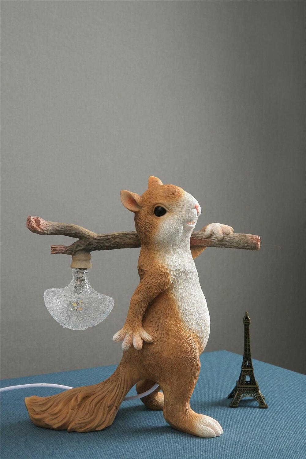 Squirrel Shaped Portable Resin Table Lamp Unique Animal Design Night Light for Modern Home Decor