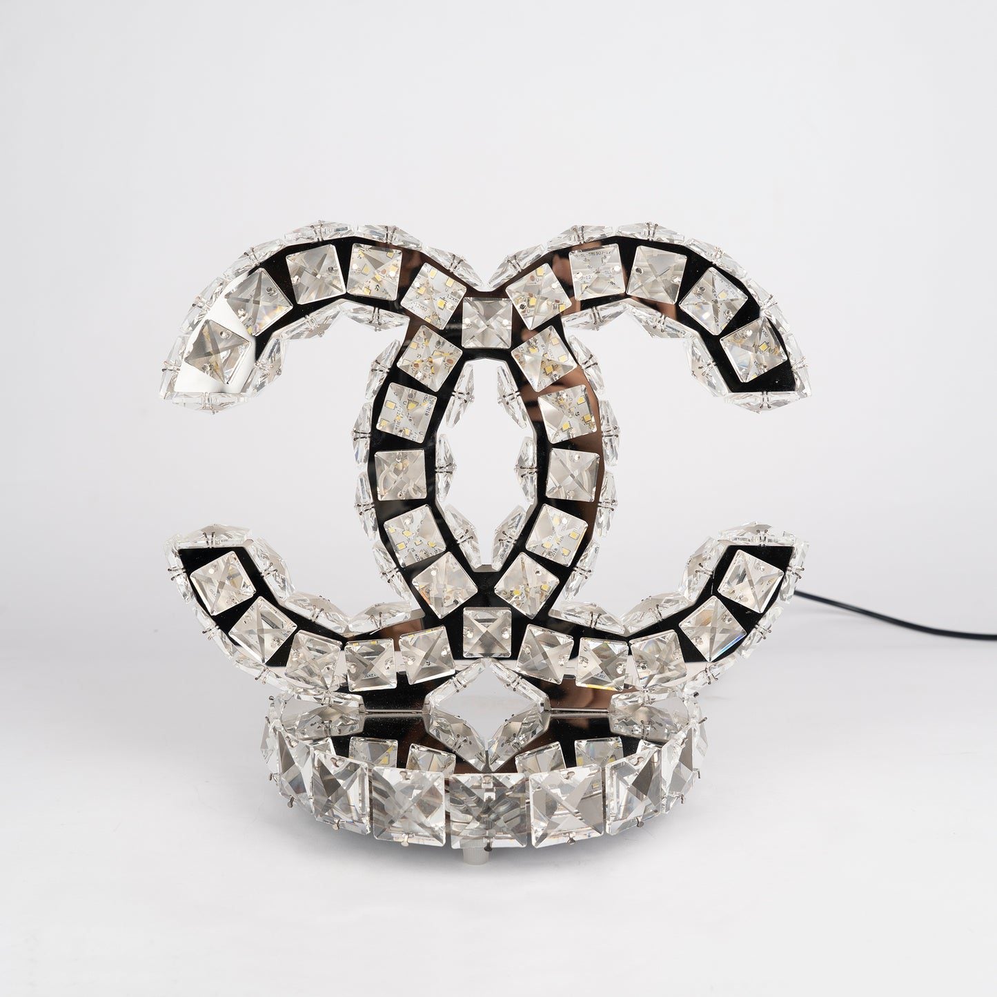 modern-stainless-steel-k9-crystal-table-lamp-for-luxury-bedroom-and-living-room-lighting