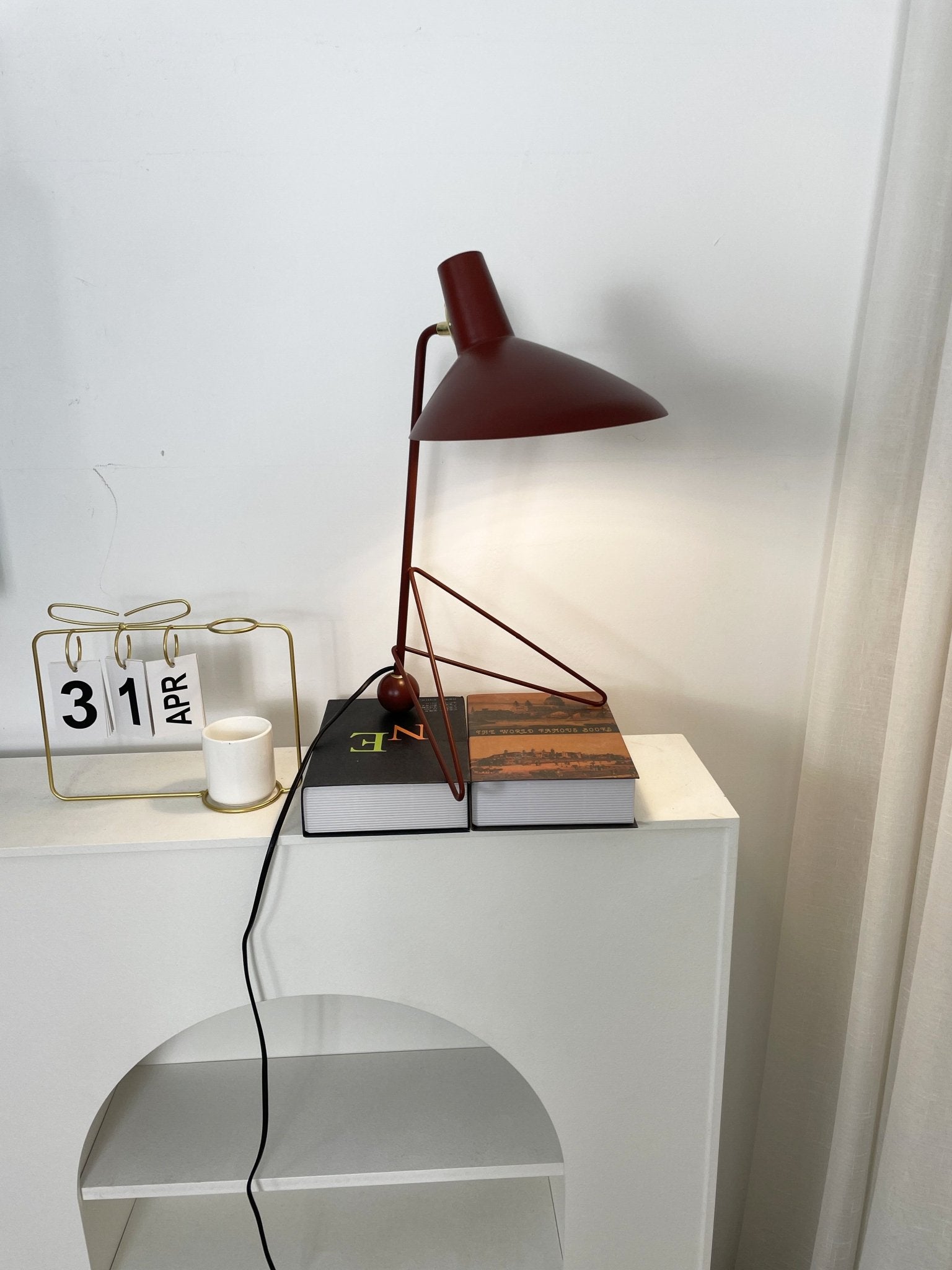 Contemporary Matte Finish Metal Table Lamp with Adjustable Head for Study and Bedside