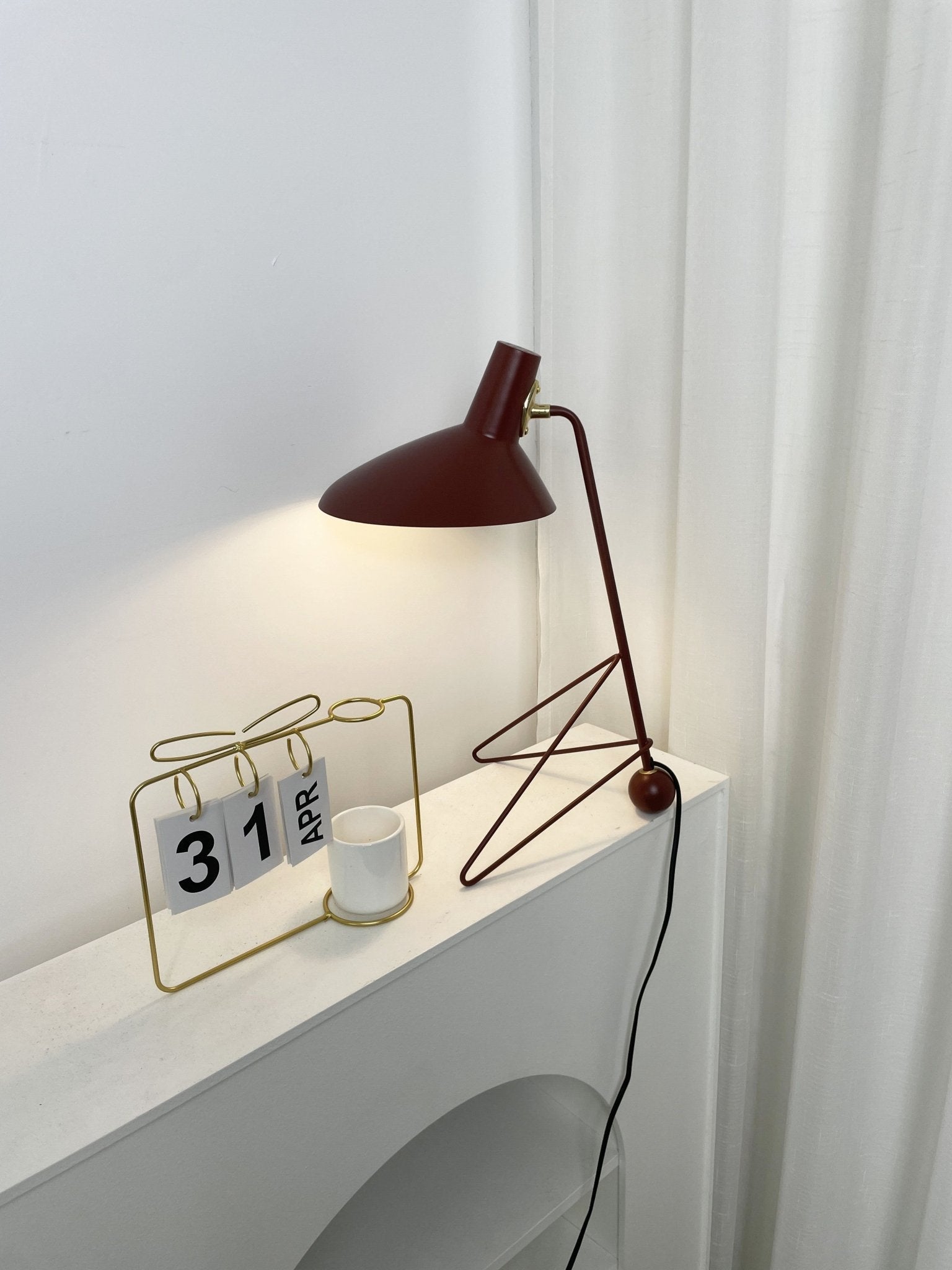 Contemporary Matte Finish Metal Table Lamp with Adjustable Head for Study and Bedside