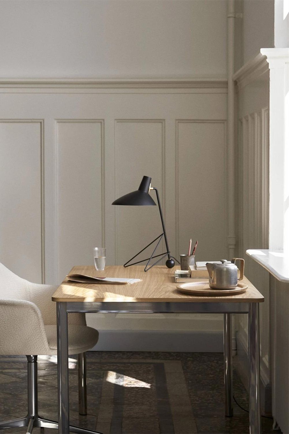 Contemporary Matte Finish Metal Table Lamp with Adjustable Head for Study and Bedside