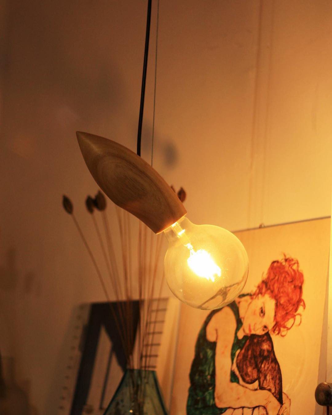 natural-wood-pine-cone-pendant-light-mid-century-modern-hanging-ceiling-lamp