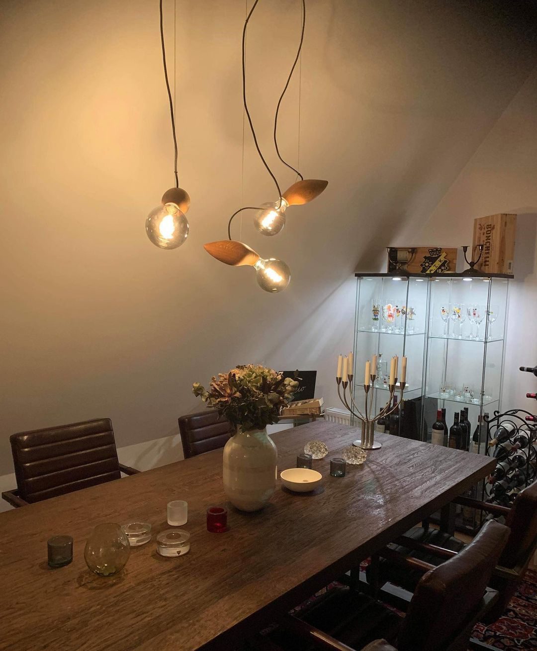 natural-wood-pine-cone-pendant-light-mid-century-modern-hanging-ceiling-lamp