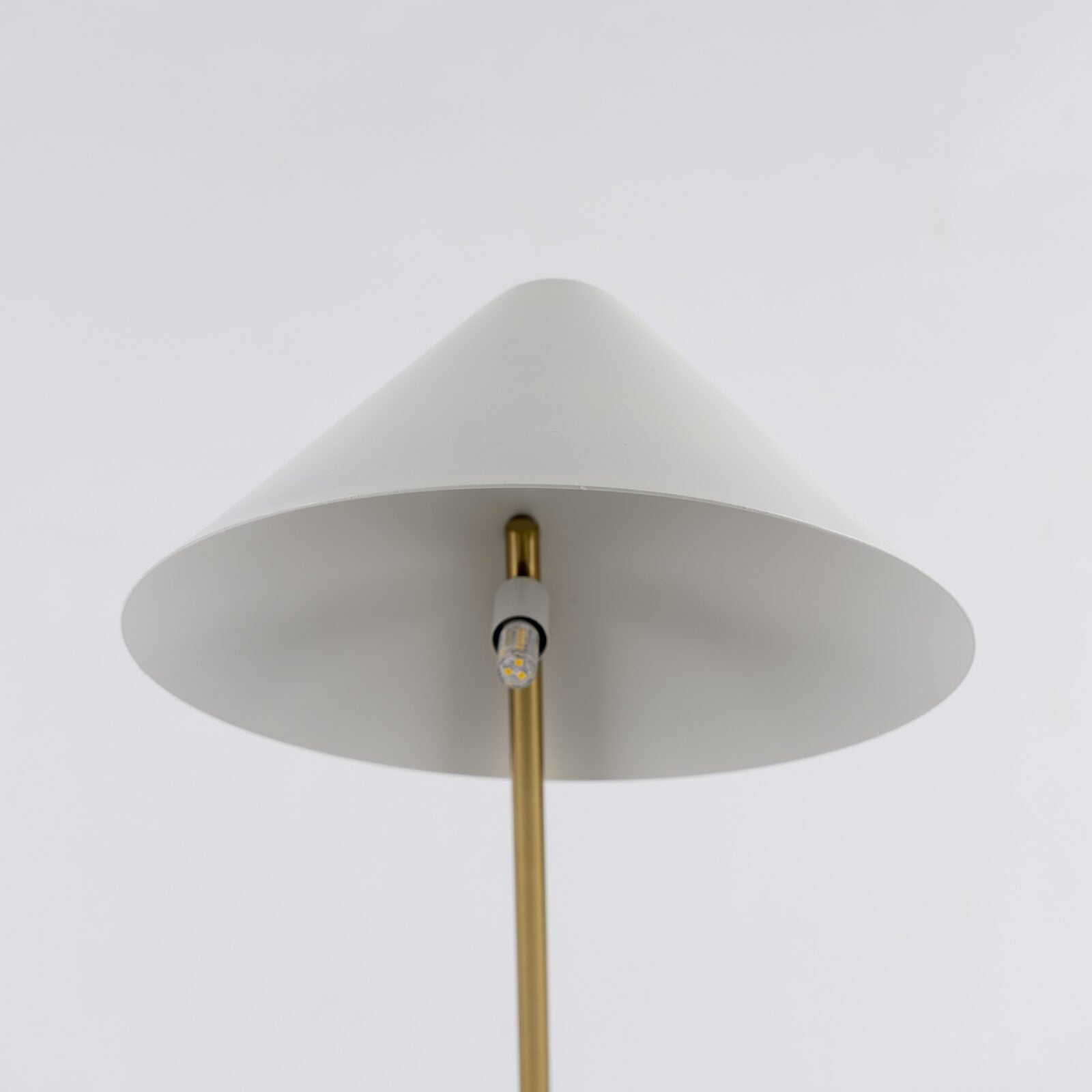 modern-adjustable-swing-arm-desk-lamp-with-rotating-metal-shade-for-office