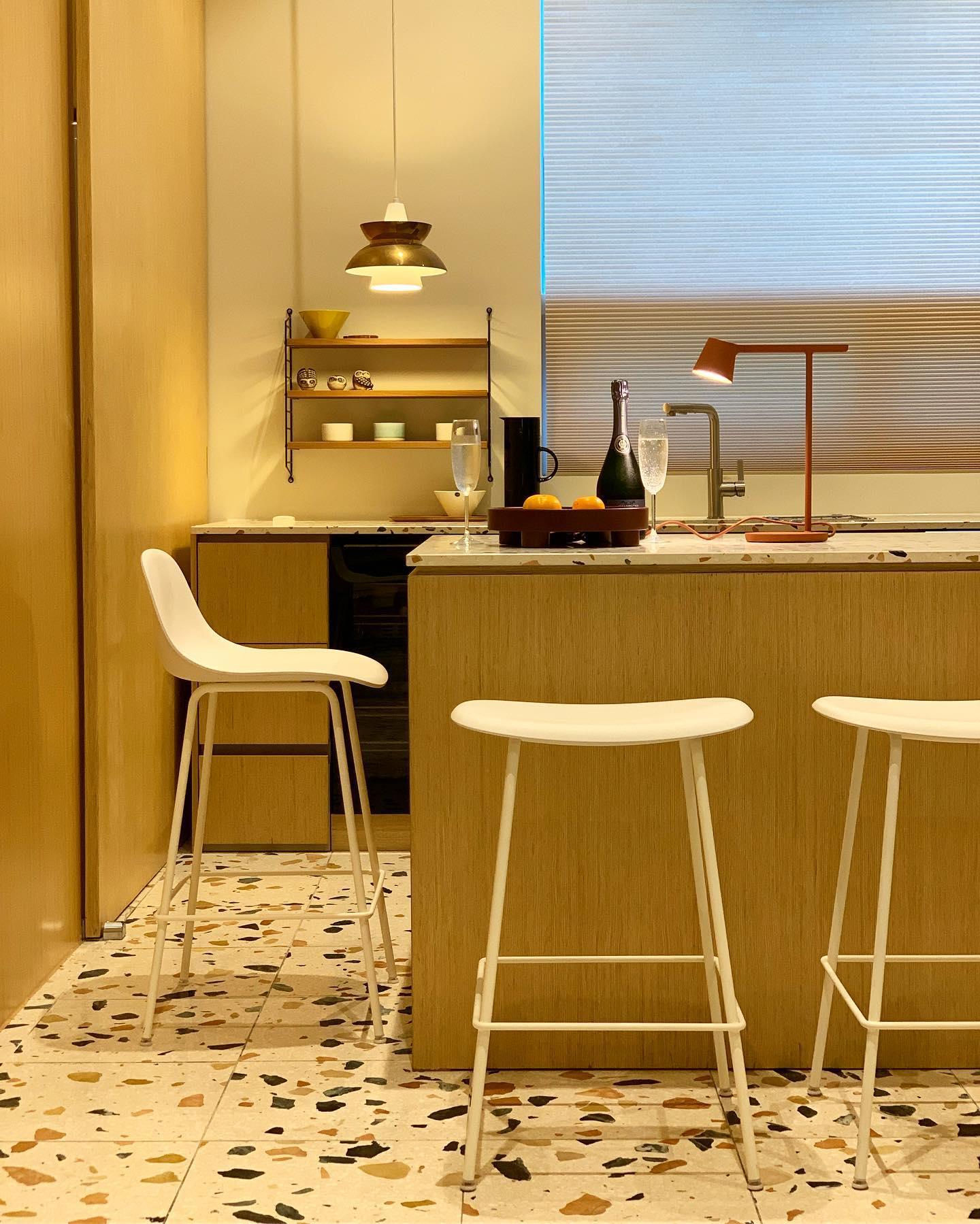 Modern Minimalist Tip Table Lamp with Adjustable Head and Dimmable LED Light for Workspace