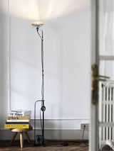 Modern Industrial Adjustable LED Floor Lamp with Telescopic Stem for Living Room Lighting