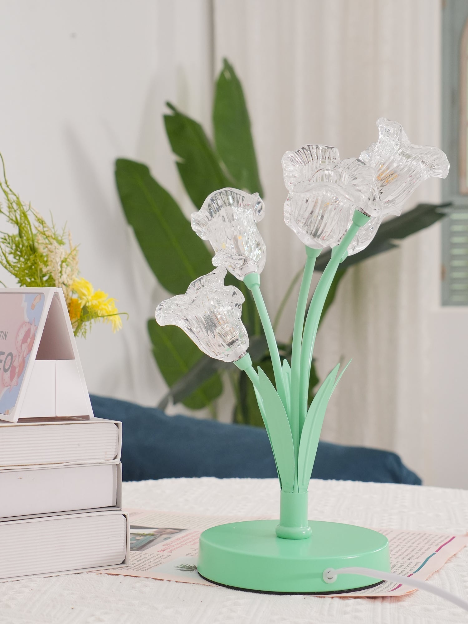 Elegant Glass Tulip Flower Table Lamp Decorative Floral Bedside Night Light for Home Living Room Decor