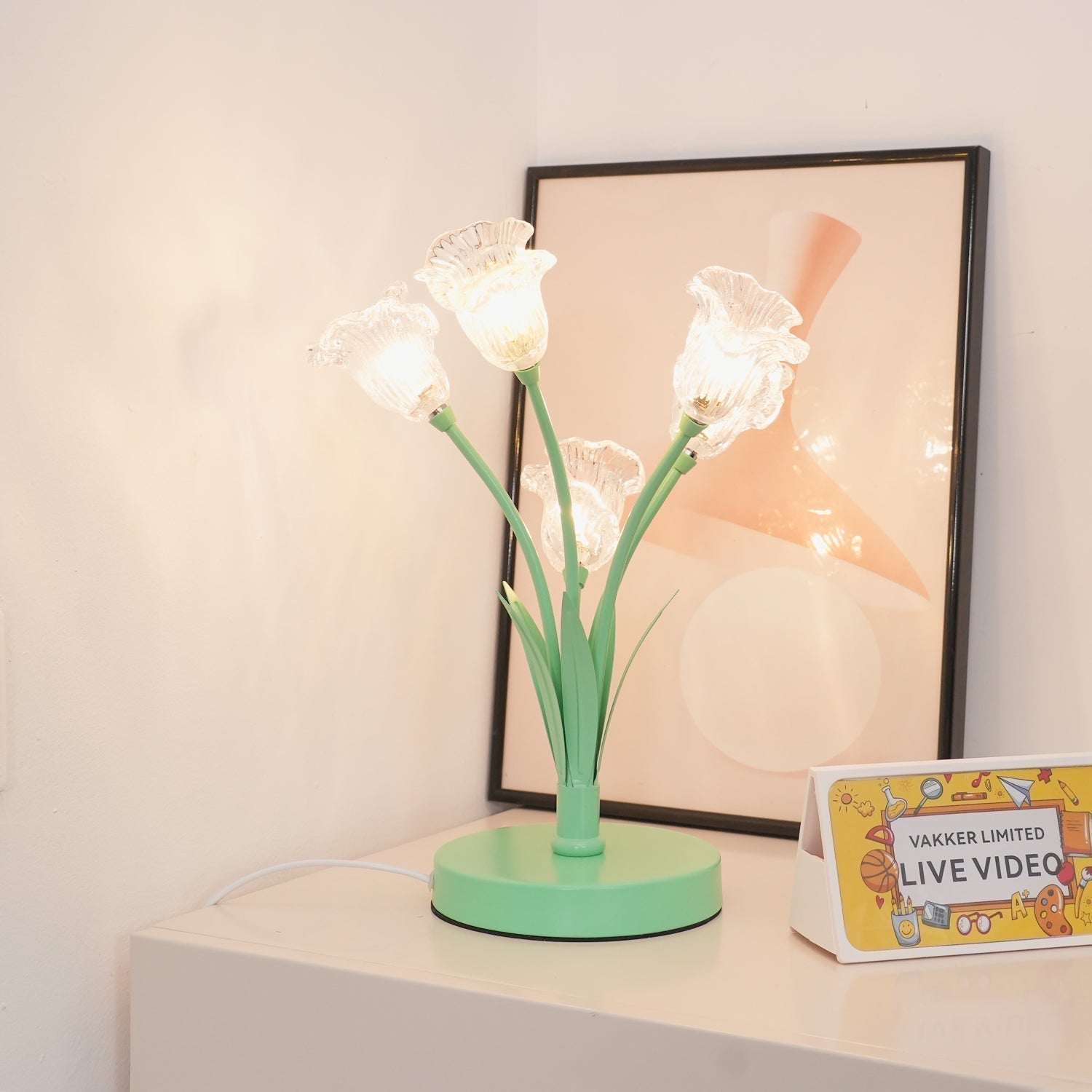 Elegant Glass Tulip Flower Table Lamp Decorative Floral Bedside Night Light for Home Living Room Decor