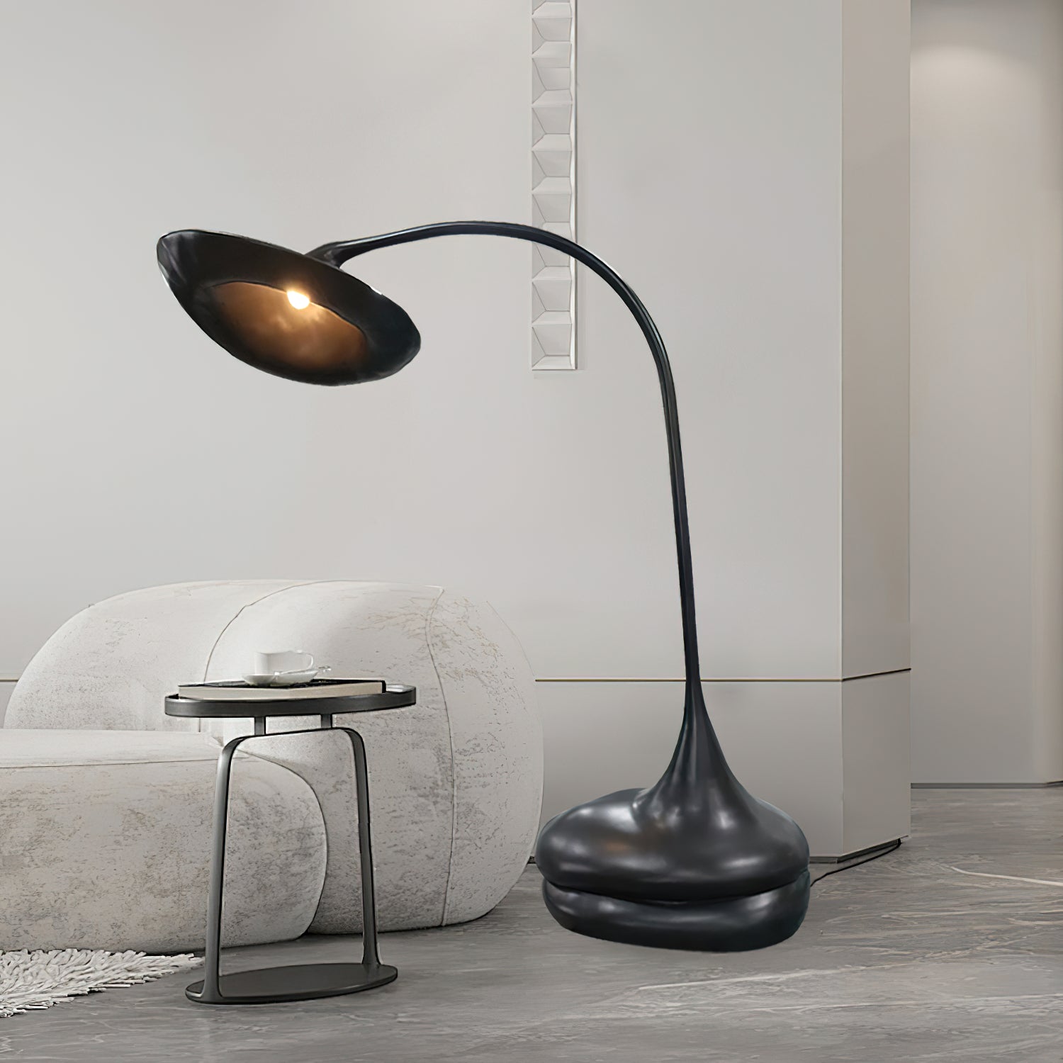 venus-flytrap-inspired-modern-sculptural-floor-lamp-black-artistic-standing-light