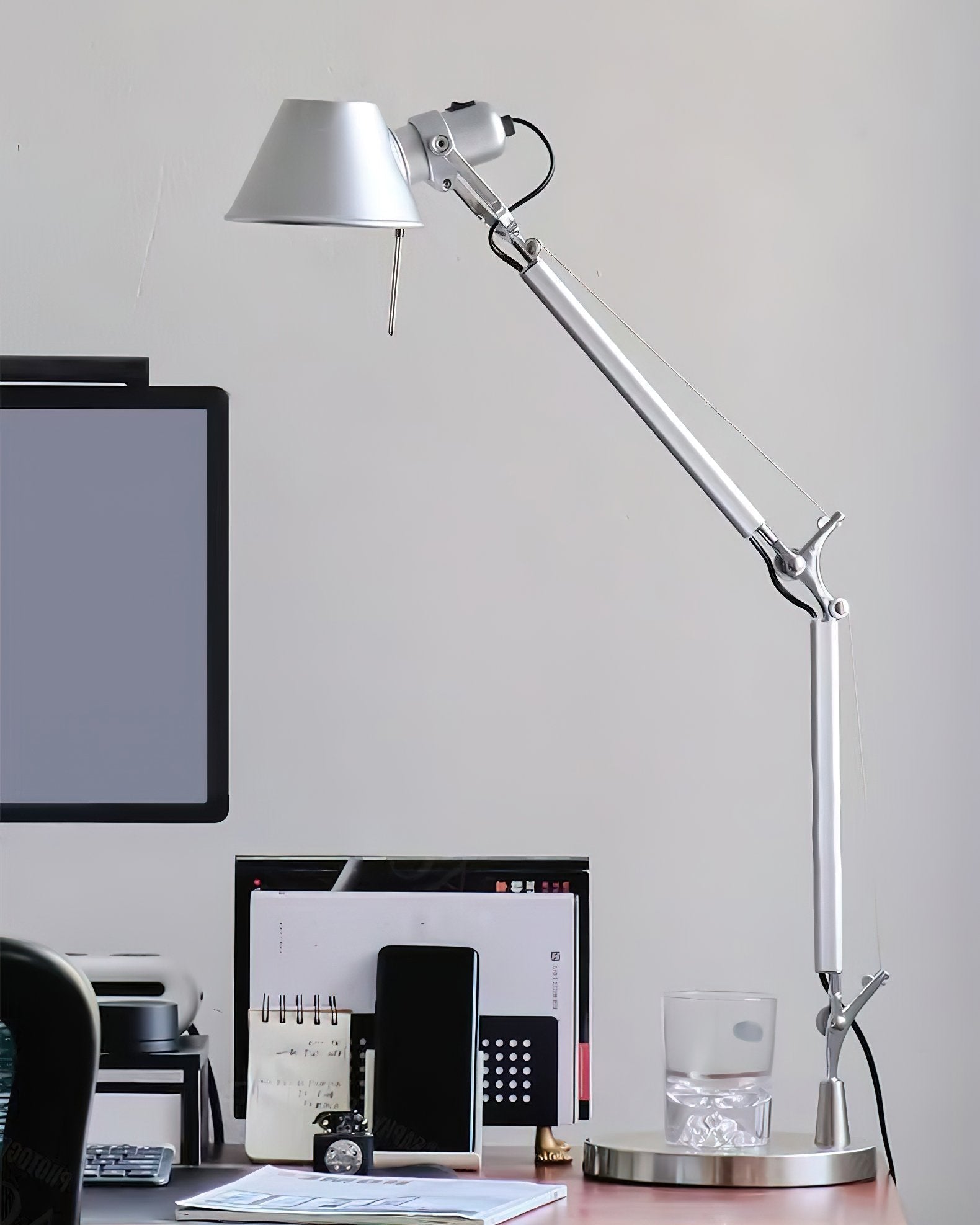 modern-metal-desk-lamp-with-adjustable-arm-and-silver-finish-for-office