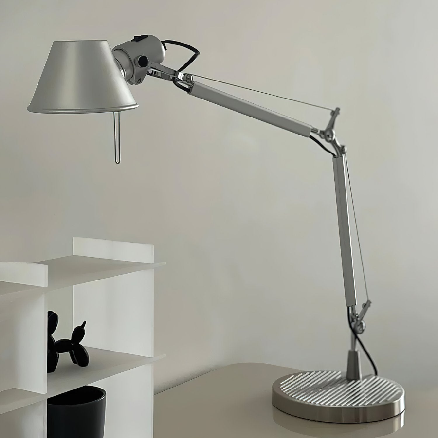 modern-metal-desk-lamp-with-adjustable-arm-and-silver-finish-for-office