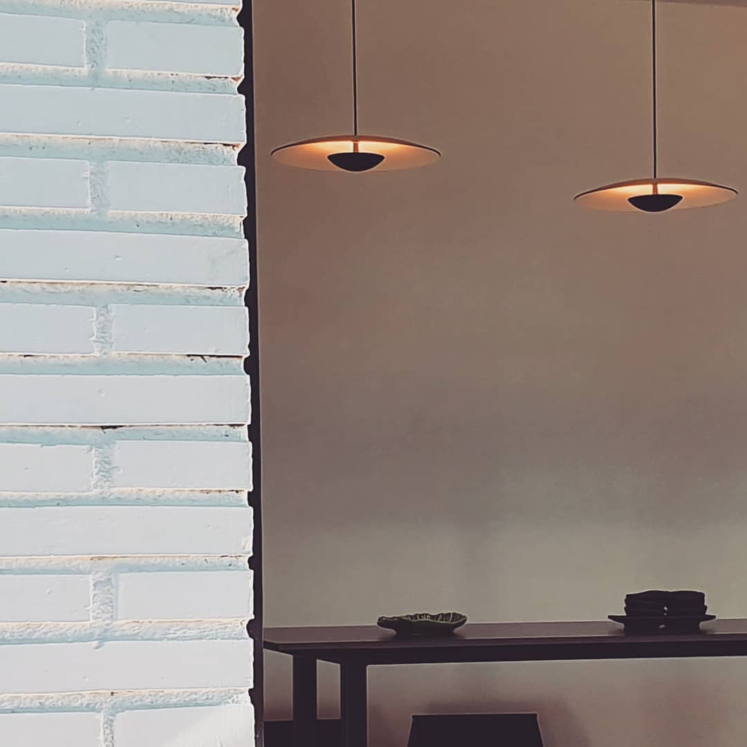modern-minimalist-round-led-pendant-light-woodgrain-metal-ceiling-hanging-lamp
