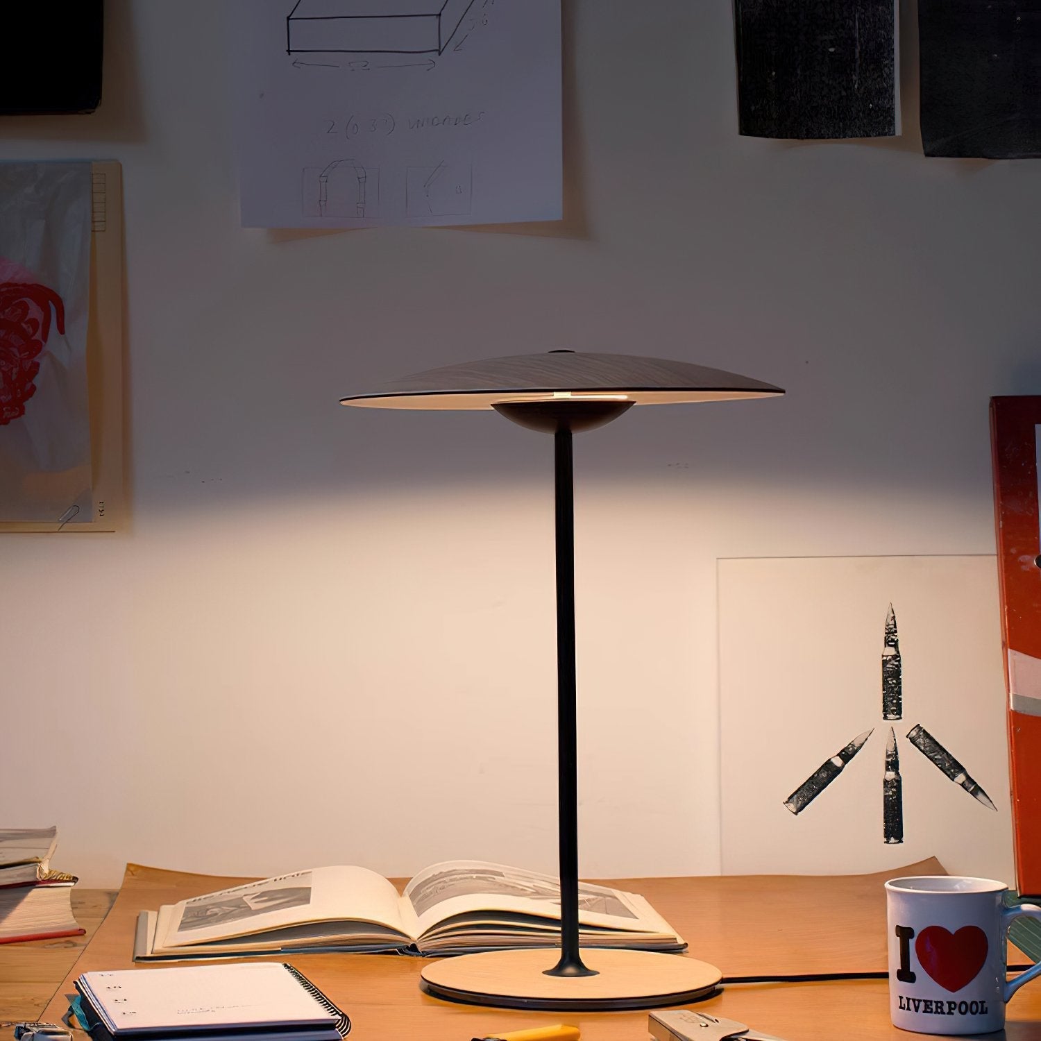 modern-wilbur-led-table-lamp-with-woodgrain-finish-for-bedside-and-living-room-decor