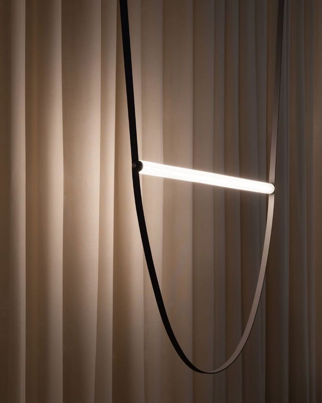 modern-brown-leather-and-glass-led-suspension-lamp-industrial-style-tubular-hanging-light