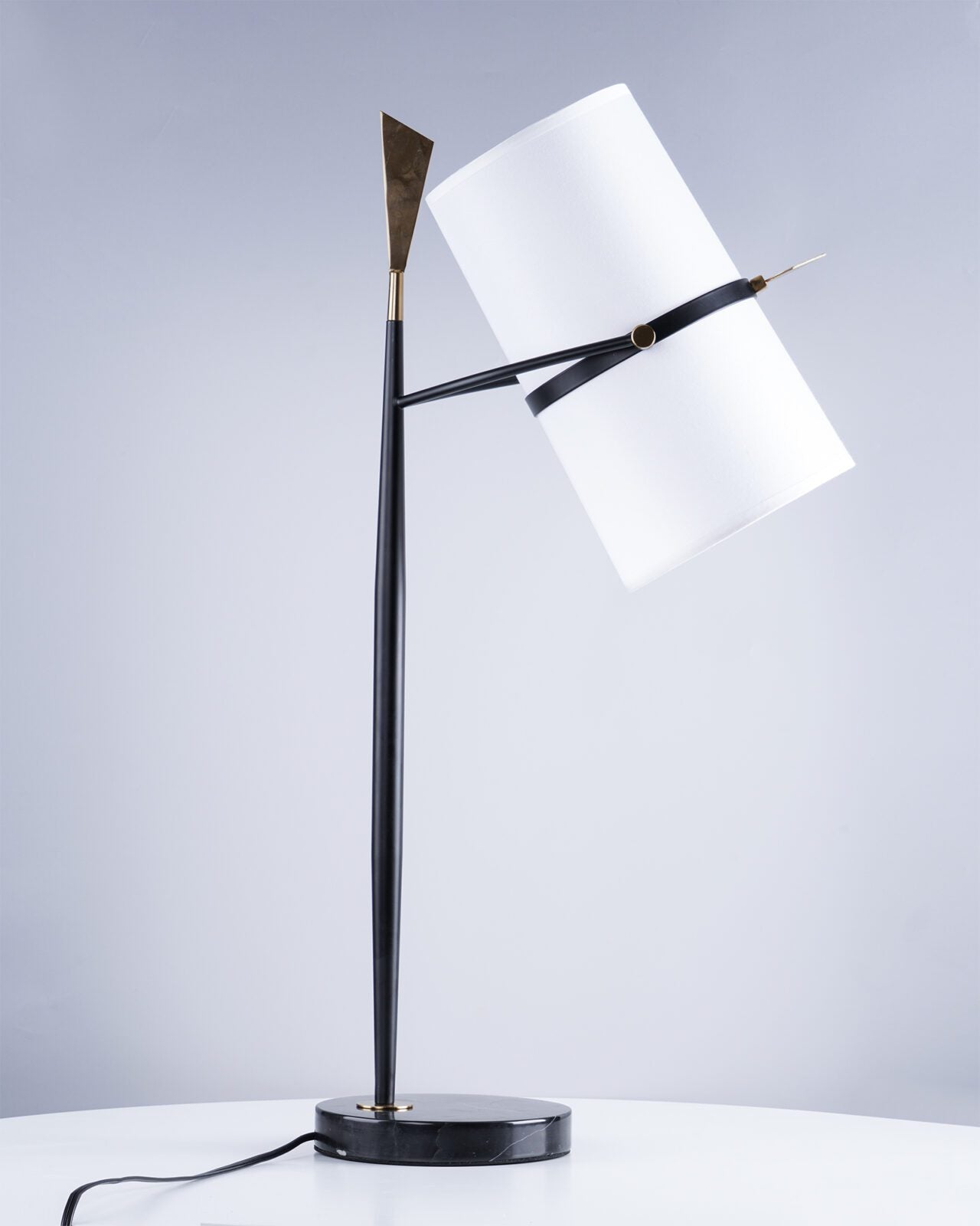 yasmin-antique-black-and-brass-table-lamp-with-linen-shade-for-bedside-desks