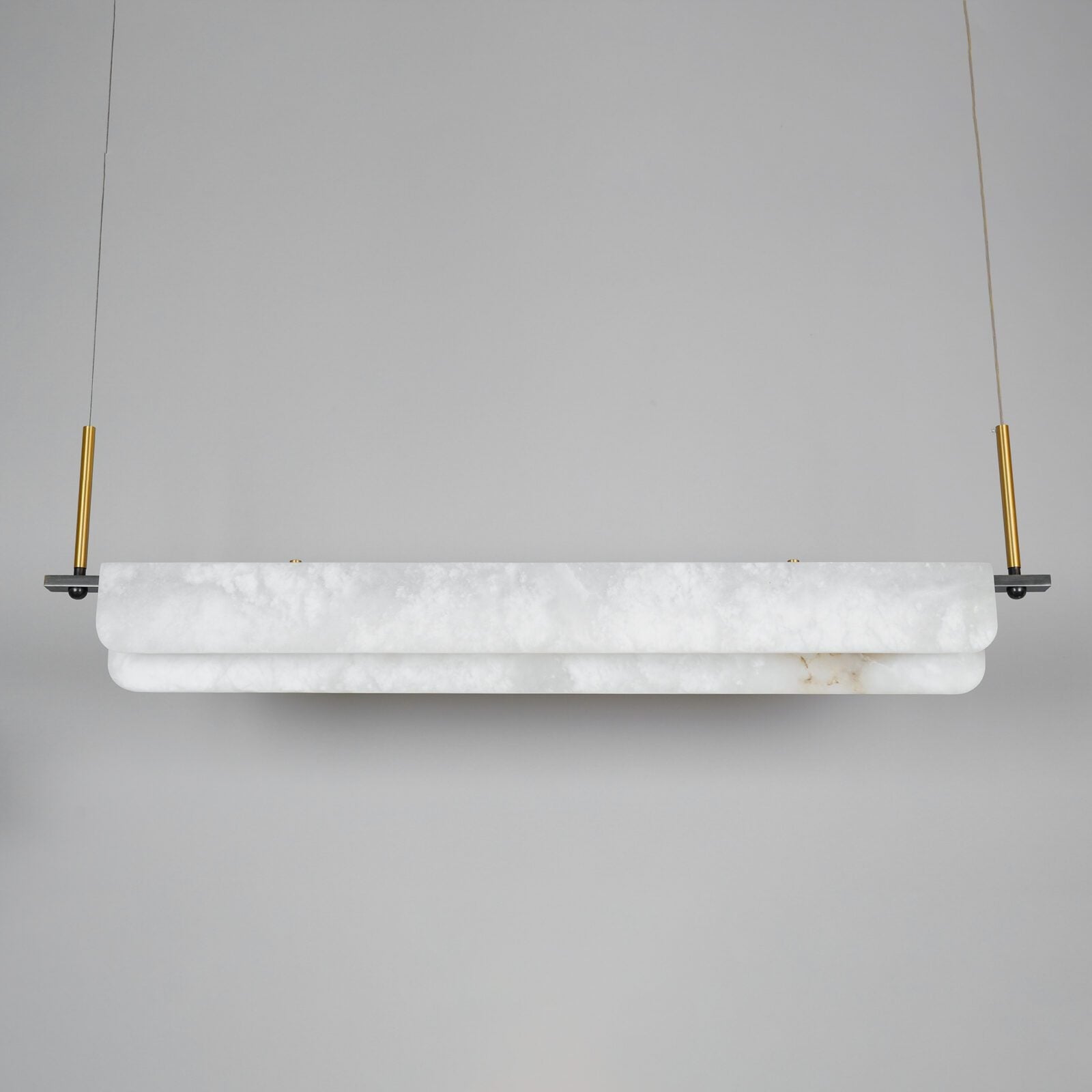 modern-linear-alabaster-led-pendant-light-with-brass-architectural-accents-for-home-dining