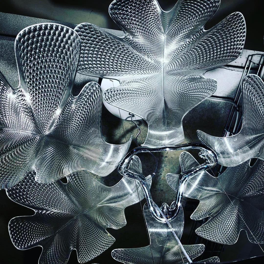 Artistic PMMA Leaf Suspension Light Modern LED Candelabrum Pendant Fixture