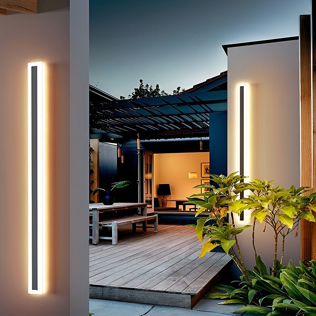 Black Linear LED Outdoor Wall Sconce Waterproof Exterior Lighting for Porch and Garden