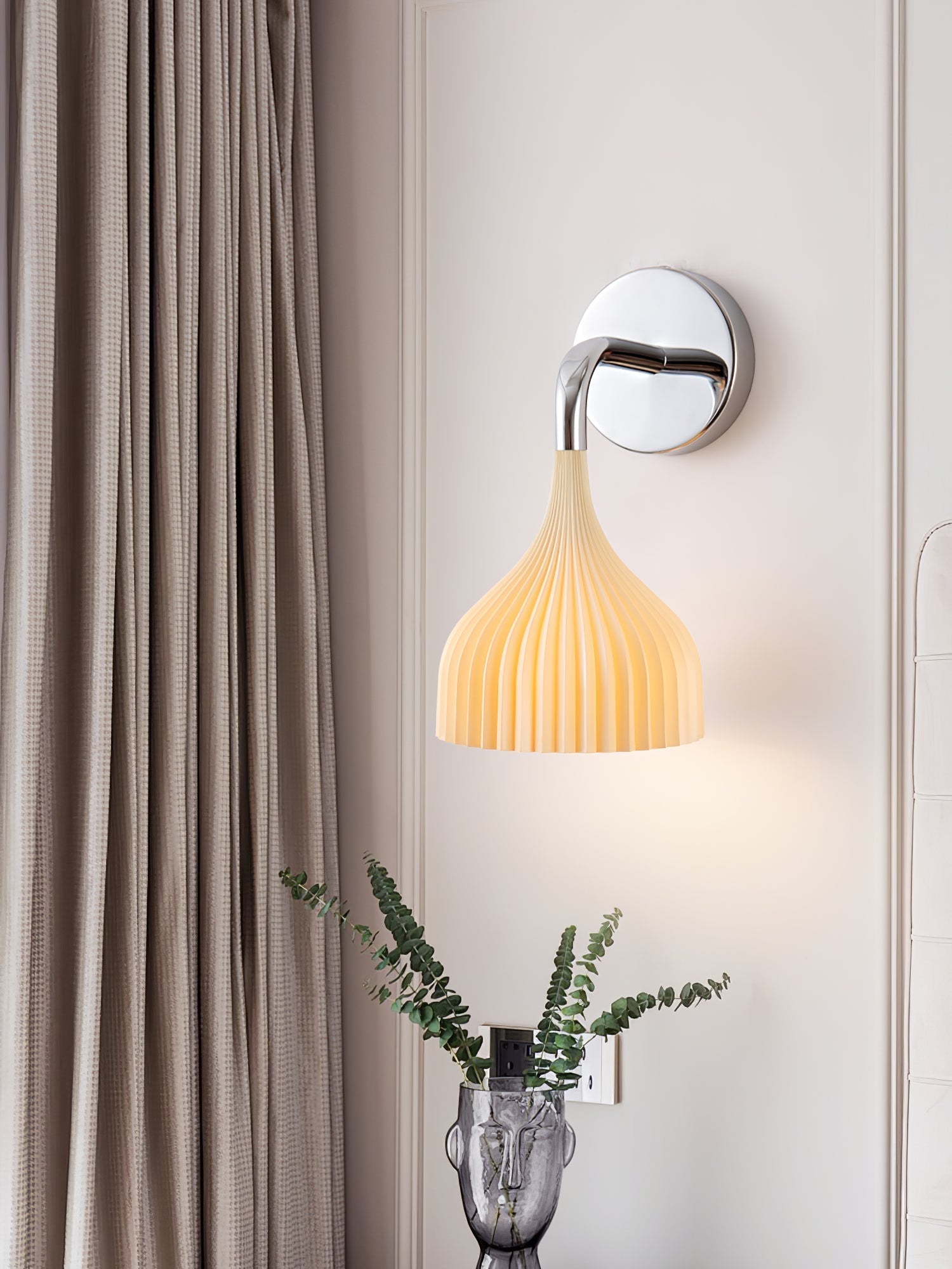 E Modern Minimalist Chrome Wall Sconce Indoor Glass Globe Bedside Reading Light
