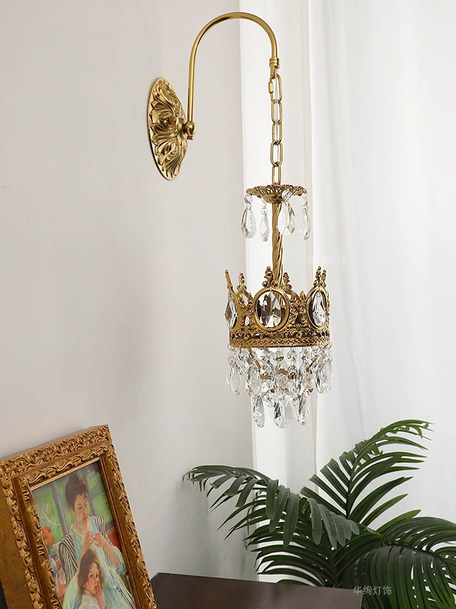 Elegant Crystal Crown Wall Sconce Luxury Interior Lighting Fixture for Hallway and Bathroom
