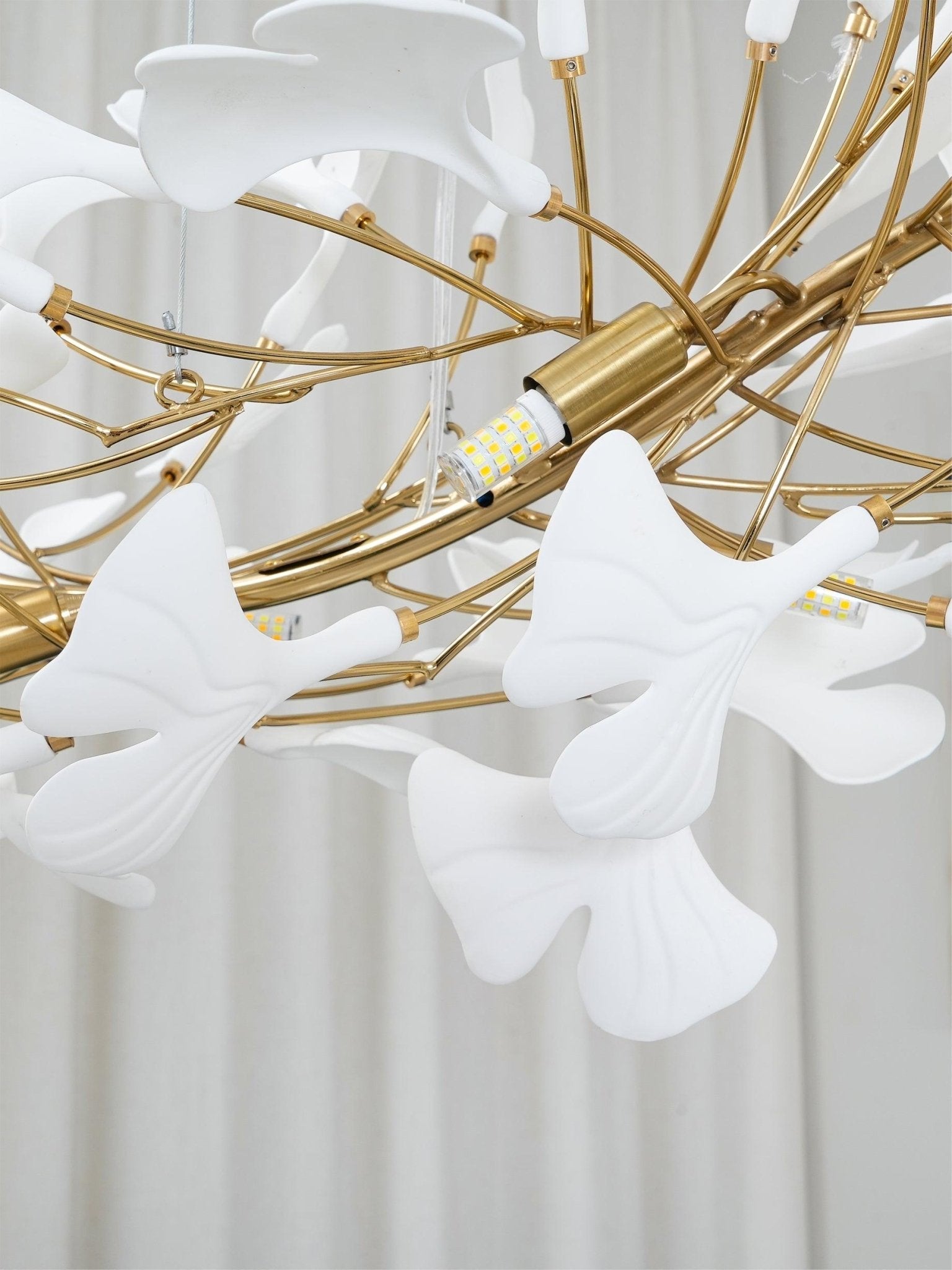 Elegant Ginkgo Leaf Porcelain Chandelier Linear Metal Branch Light in Gold Finish