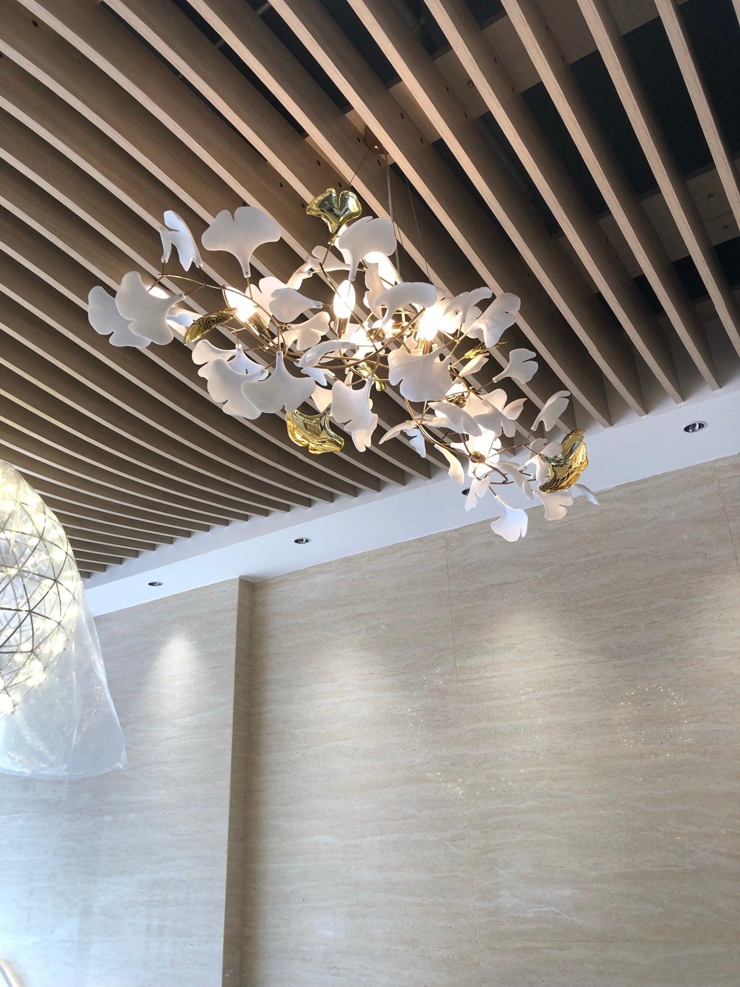 Elegant Ginkgo Leaf Porcelain Chandelier Linear Metal Branch Light in Gold Finish