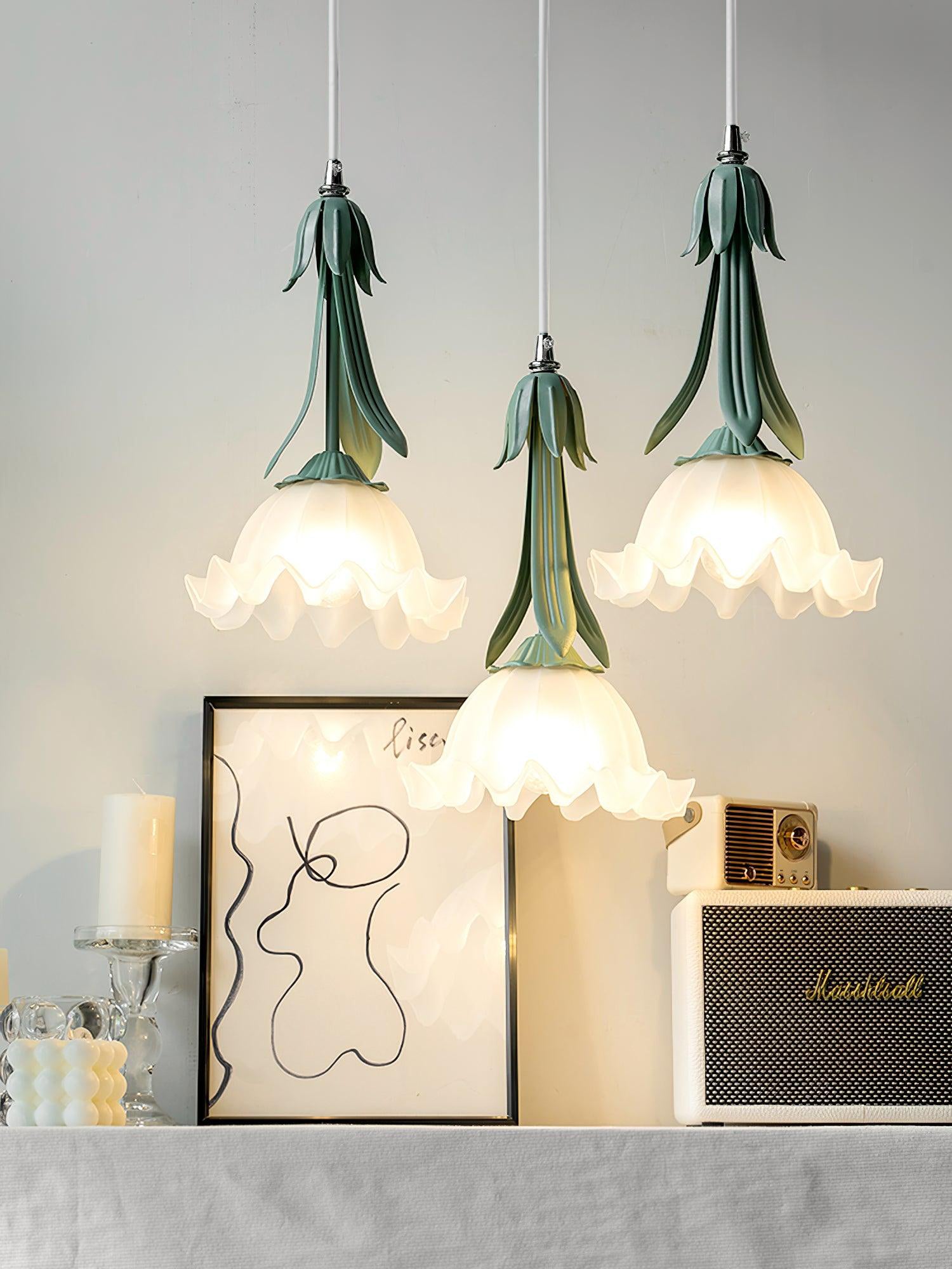 elegant-lily-of-the-valley-pendant-light-with-floral-glass-petals-for-modern-dining-rooms