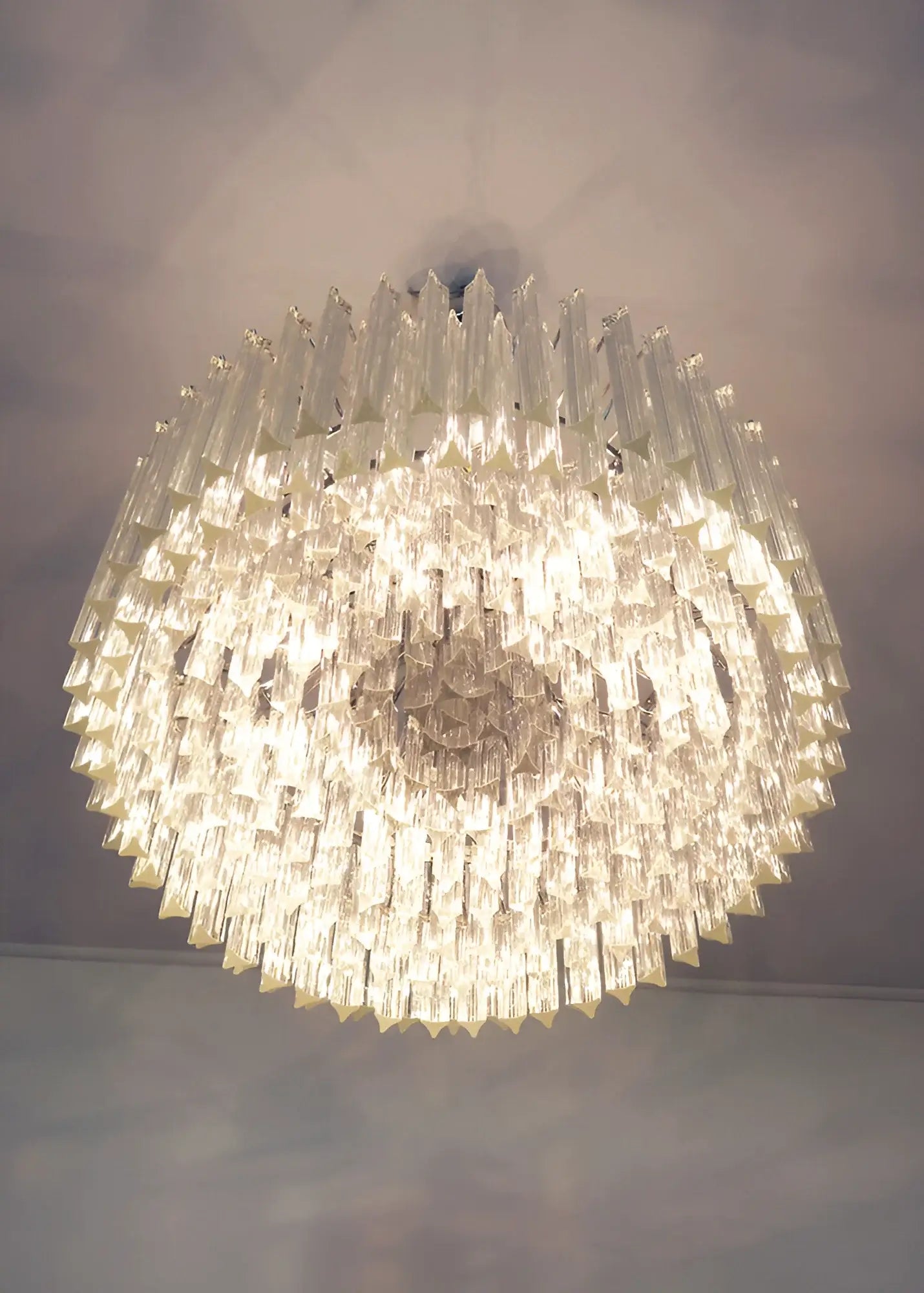 elegant-murano-style-round-crystal-prism-chandelier-for-modern-interiors