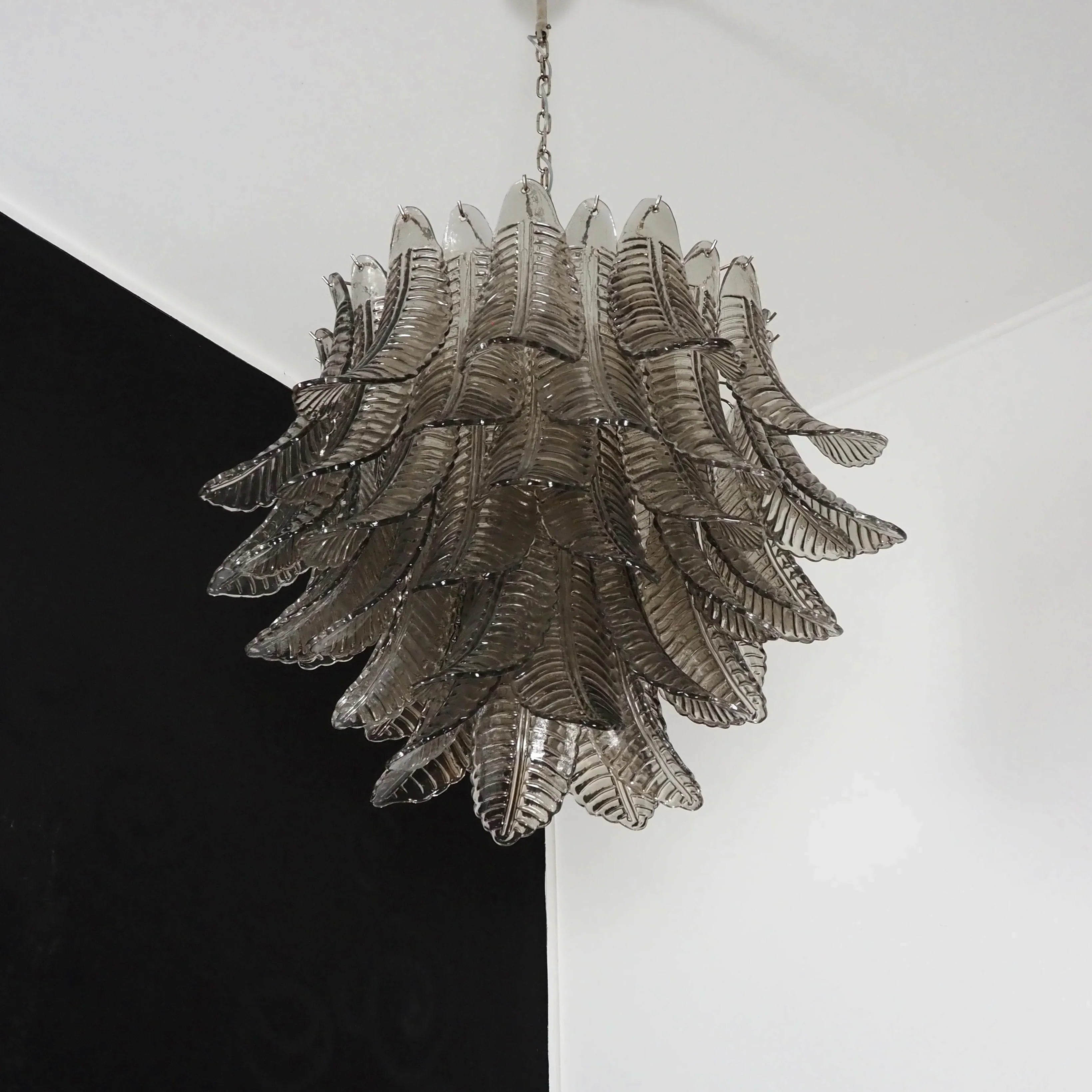 elegant-murano-style-smoked-glass-ferns-chandelier-for-luxury-living-room-decor