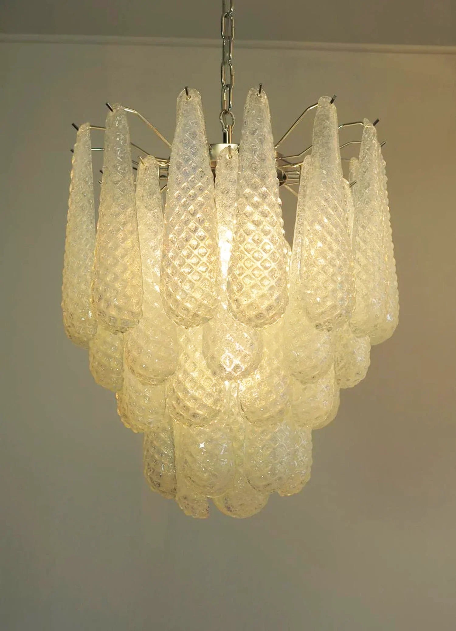 elegant-murano-style-transparent-glass-petal-chandelier-for-luxury-living-and-dining-rooms