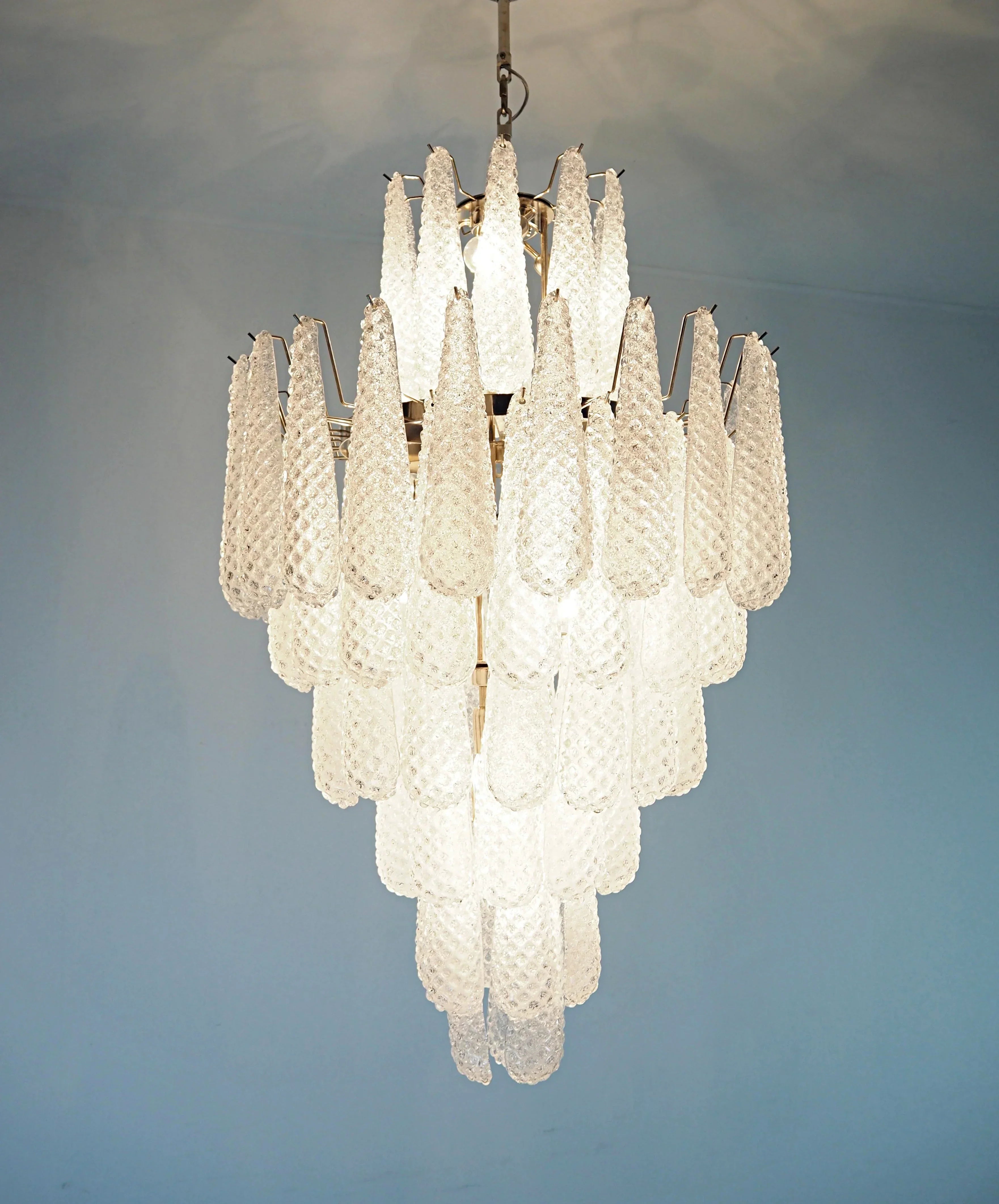 elegant-murano-style-transparent-glass-petal-chandelier-for-modern-living-room